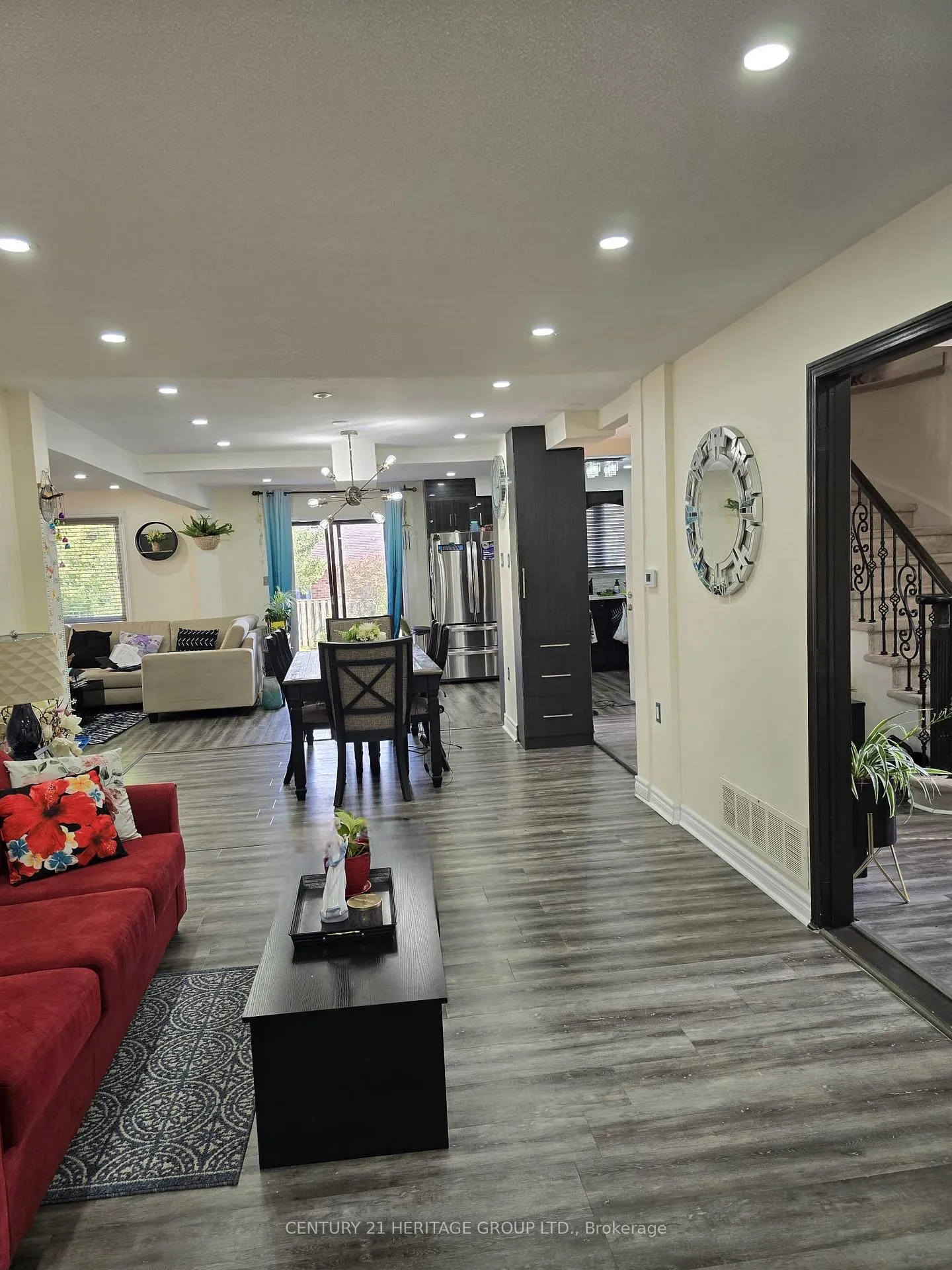 Photo 5 of 142 Hialeah Crescent, Whitby, Blue Grass Meadows — HOMEH