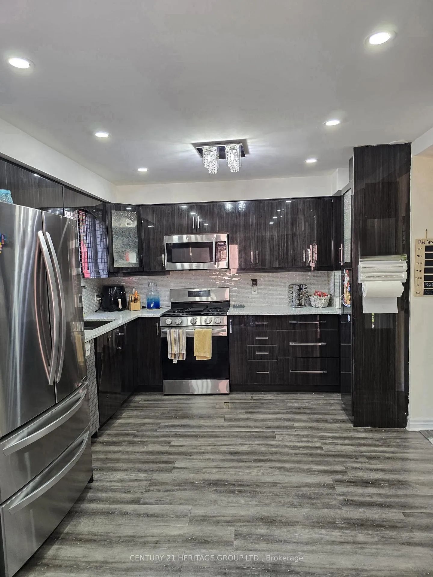 Photo 6 of 142 Hialeah Crescent, Whitby, Blue Grass Meadows — HOMEH