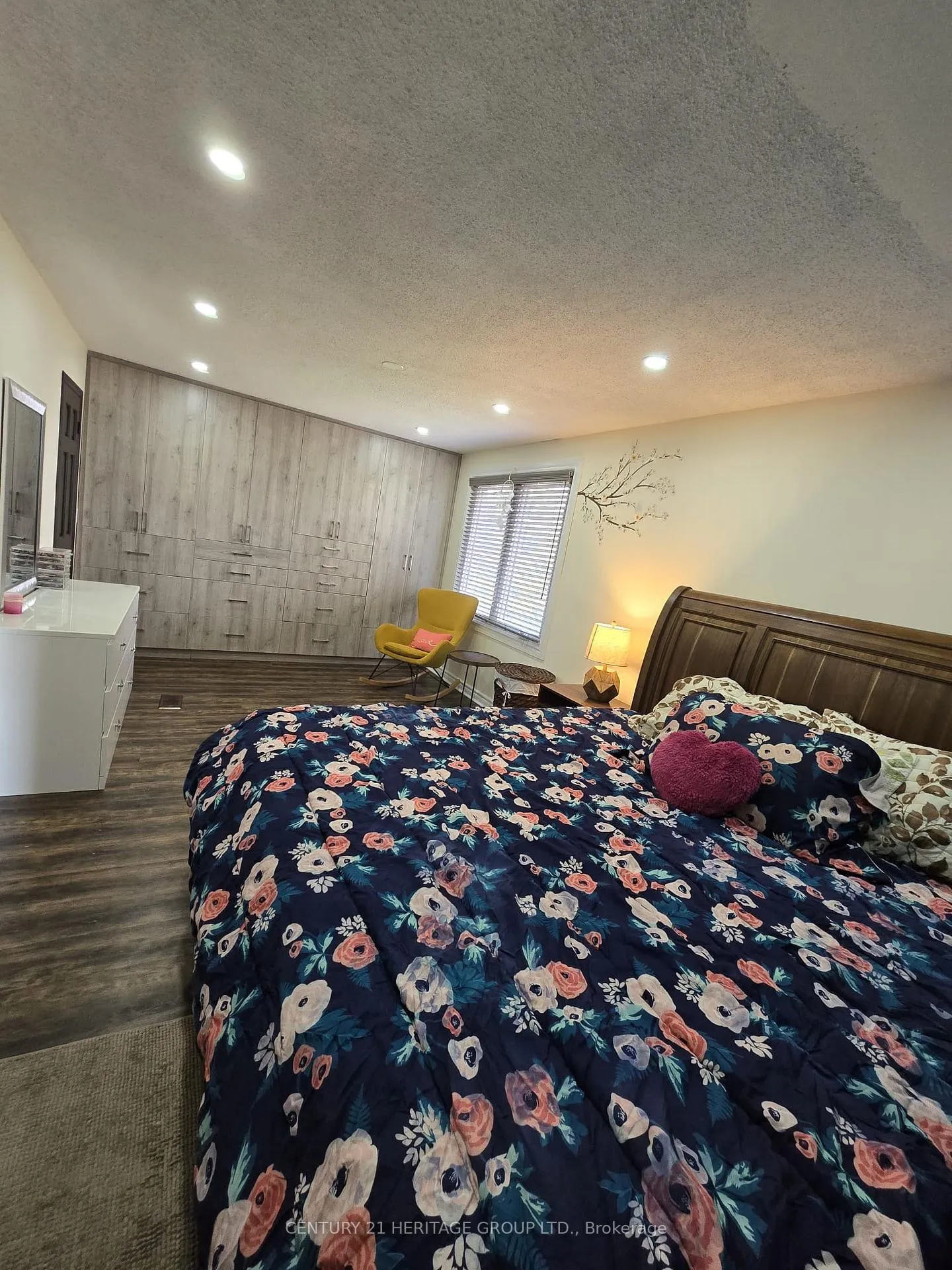 Photo 12 of 142 Hialeah Crescent, Whitby, Blue Grass Meadows — HOMEH