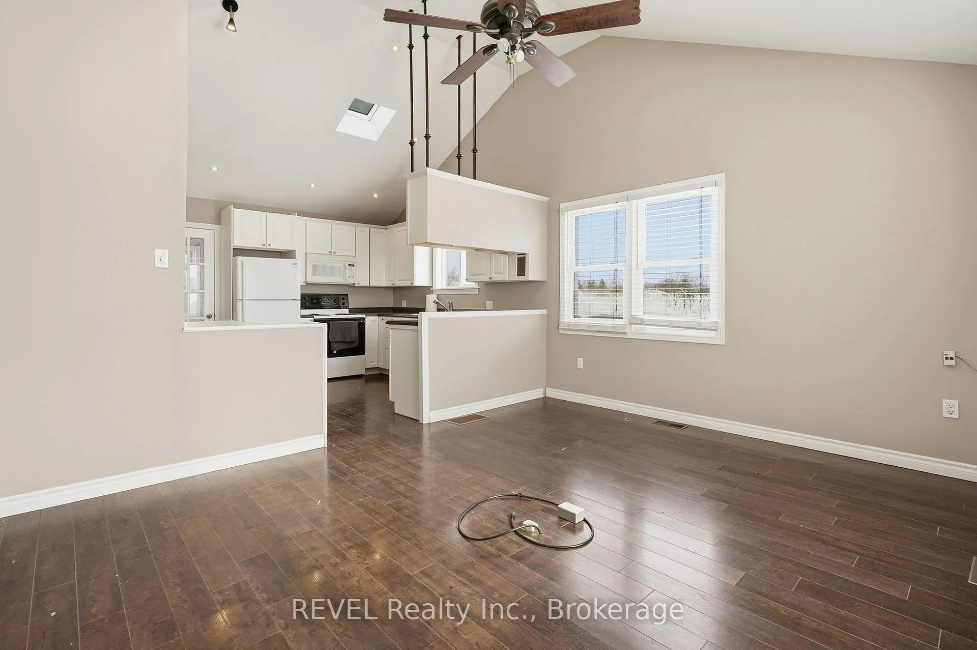 Photo 10 of 1098 Beaverdams Road, Thorold, Rolling Meadows — HOMEH