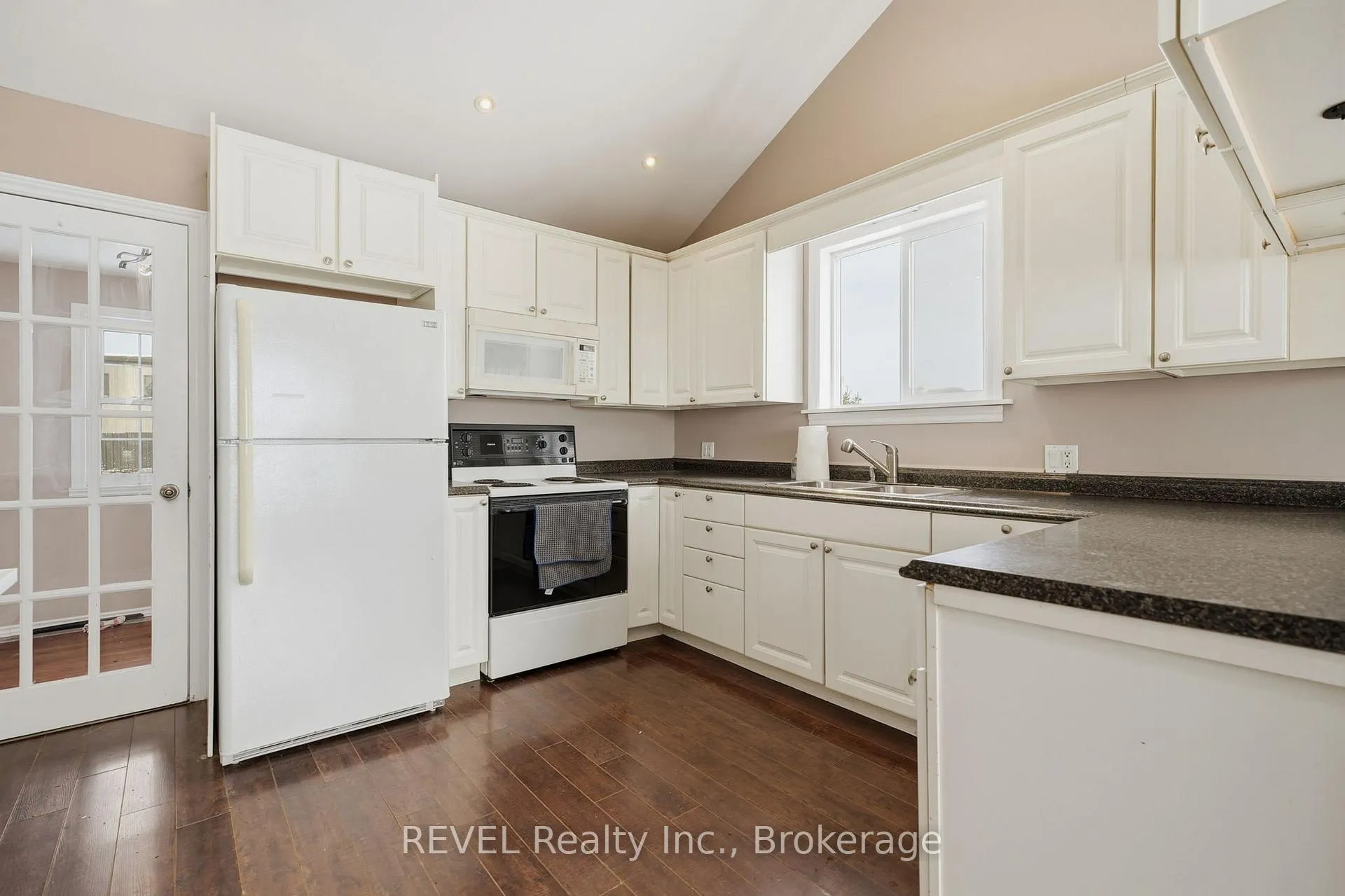 Photo 13 of 1098 Beaverdams Road, Thorold, Rolling Meadows — HOMEH
