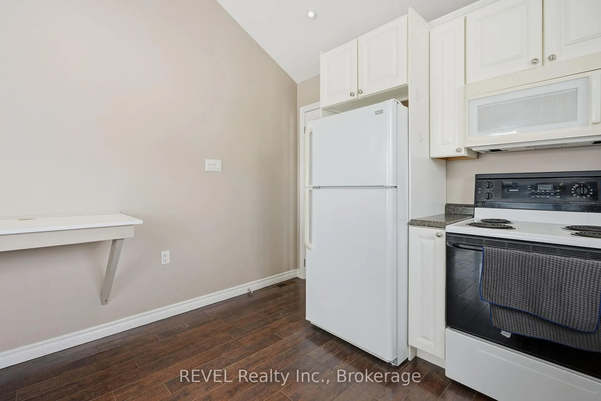 Photo 14 of 1098 Beaverdams Road, Thorold, Rolling Meadows — HOMEH