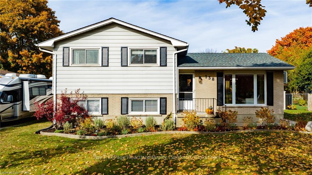 Photo 2 of 138 Sunset Drive, Goderich, Goderich (Town) — HOMEH