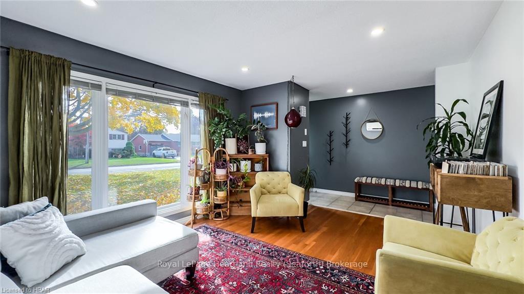 Photo 9 of 138 Sunset Drive, Goderich, Goderich (Town) — HOMEH
