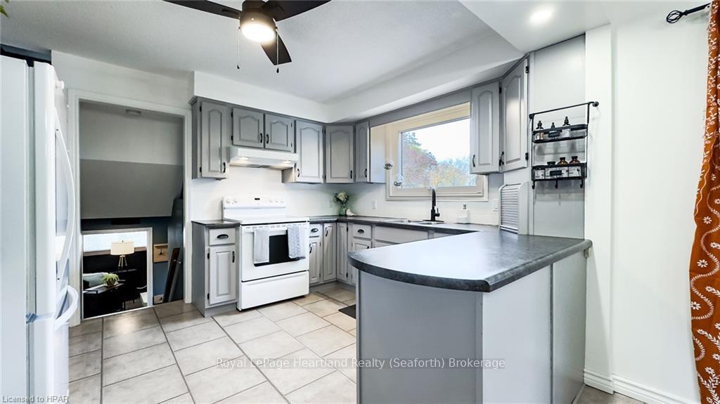 Photo 13 of 138 Sunset Drive, Goderich, Goderich (Town) — HOMEH