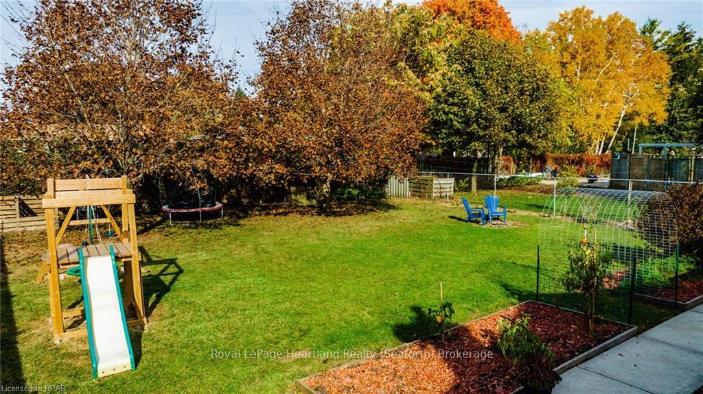 Photo 38 of 138 Sunset Drive, Goderich, Goderich (Town) — HOMEH