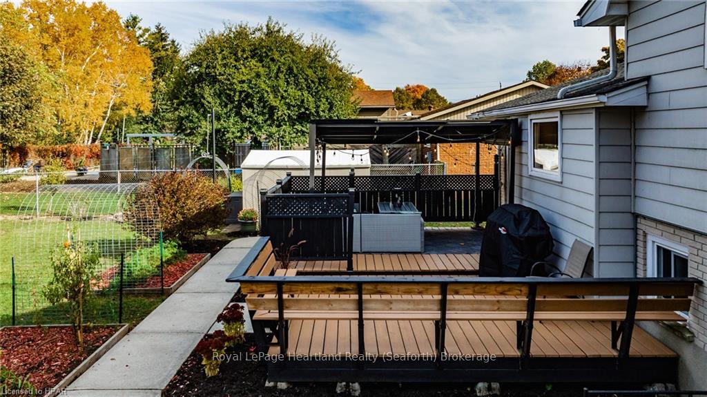 Photo 46 of 138 Sunset Drive, Goderich, Goderich (Town) — HOMEH