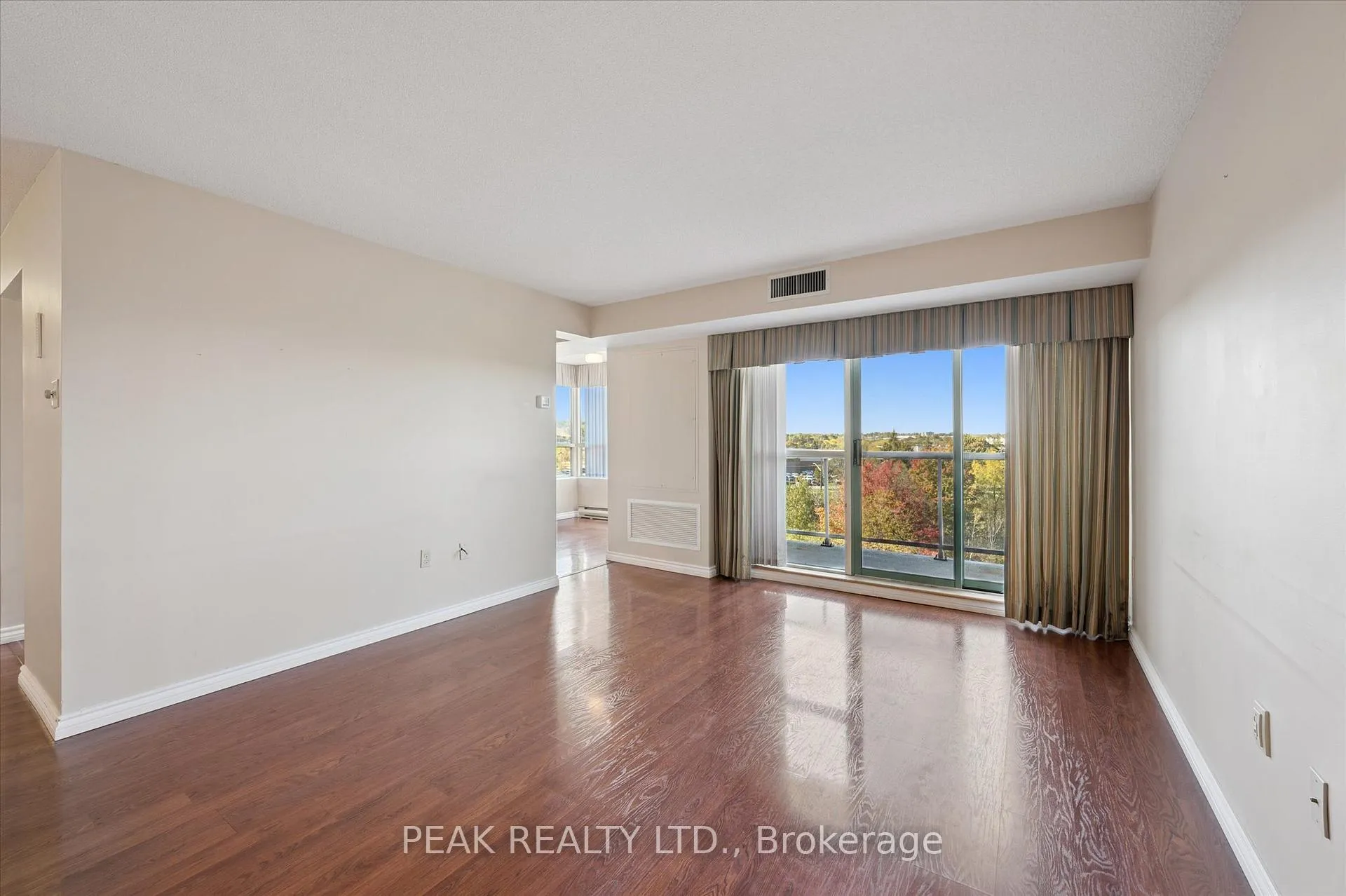Photo 10 of Unit 702, 30 Blue Springs Drive, Waterloo — HOMEH