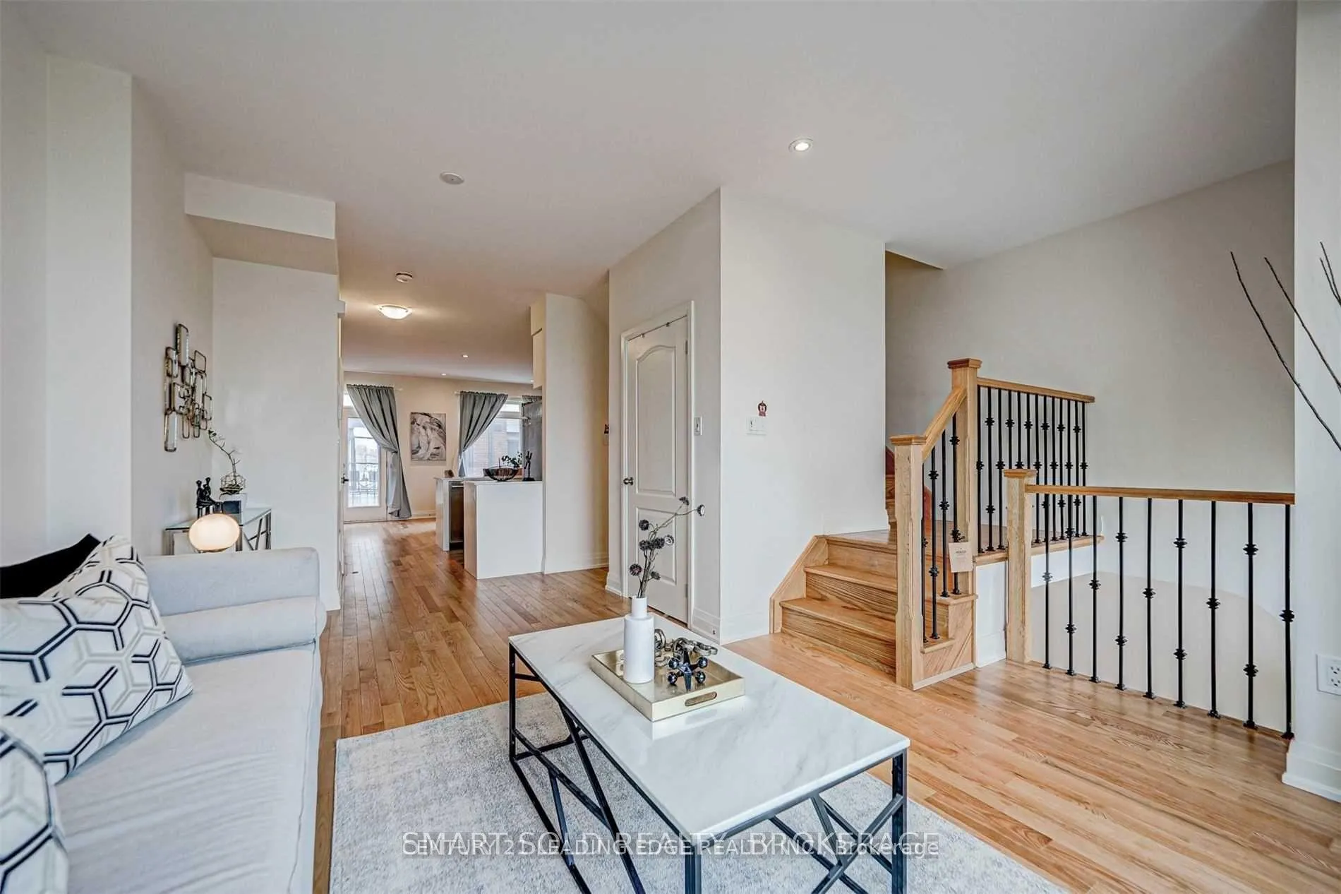 Photo 8 of 26 Teasel Way, Markham, Unionville — HOMEH