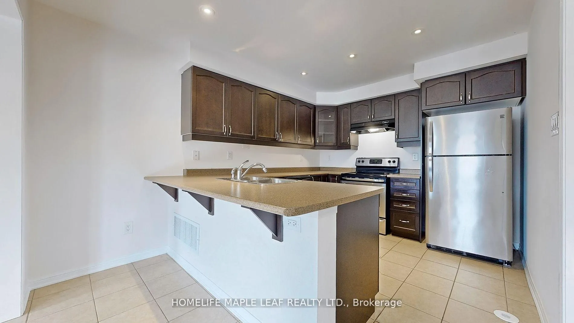 Photo 11 of 211 Woodley Crescent, Milton, Willmott — HOMEH