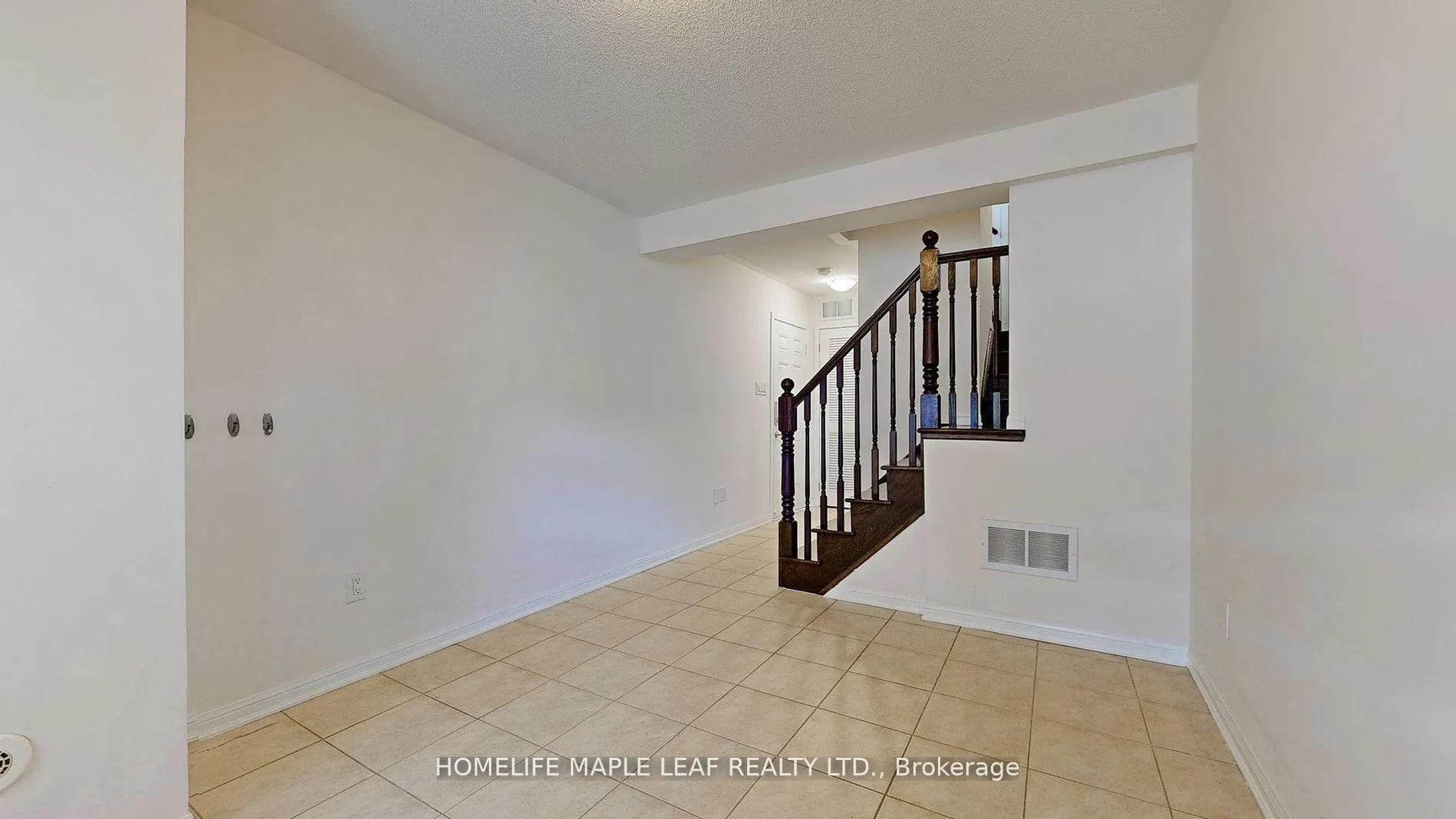 Photo 20 of 211 Woodley Crescent, Milton, Willmott — HOMEH