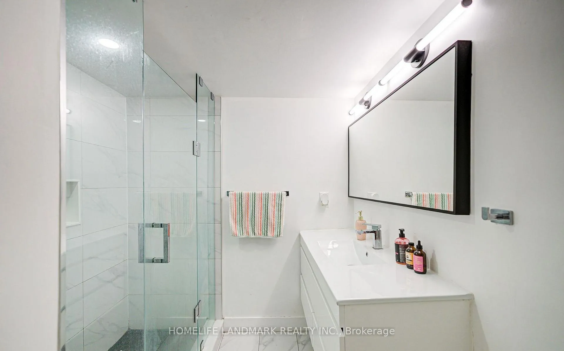 Photo 11 of Unit Basement Apt, 246 Euclid Avenue, Toronto, Trinity-Bellwoods — HOMEH