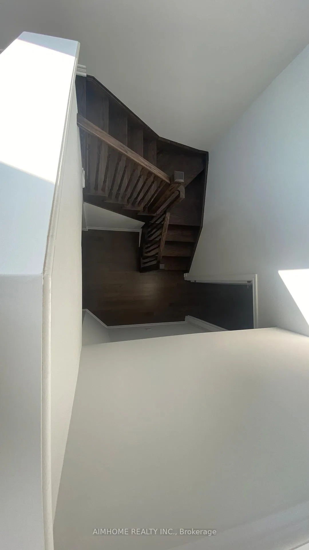 Photo 15 of 8 James Farr Lane, Markham, Cornell — HOMEH