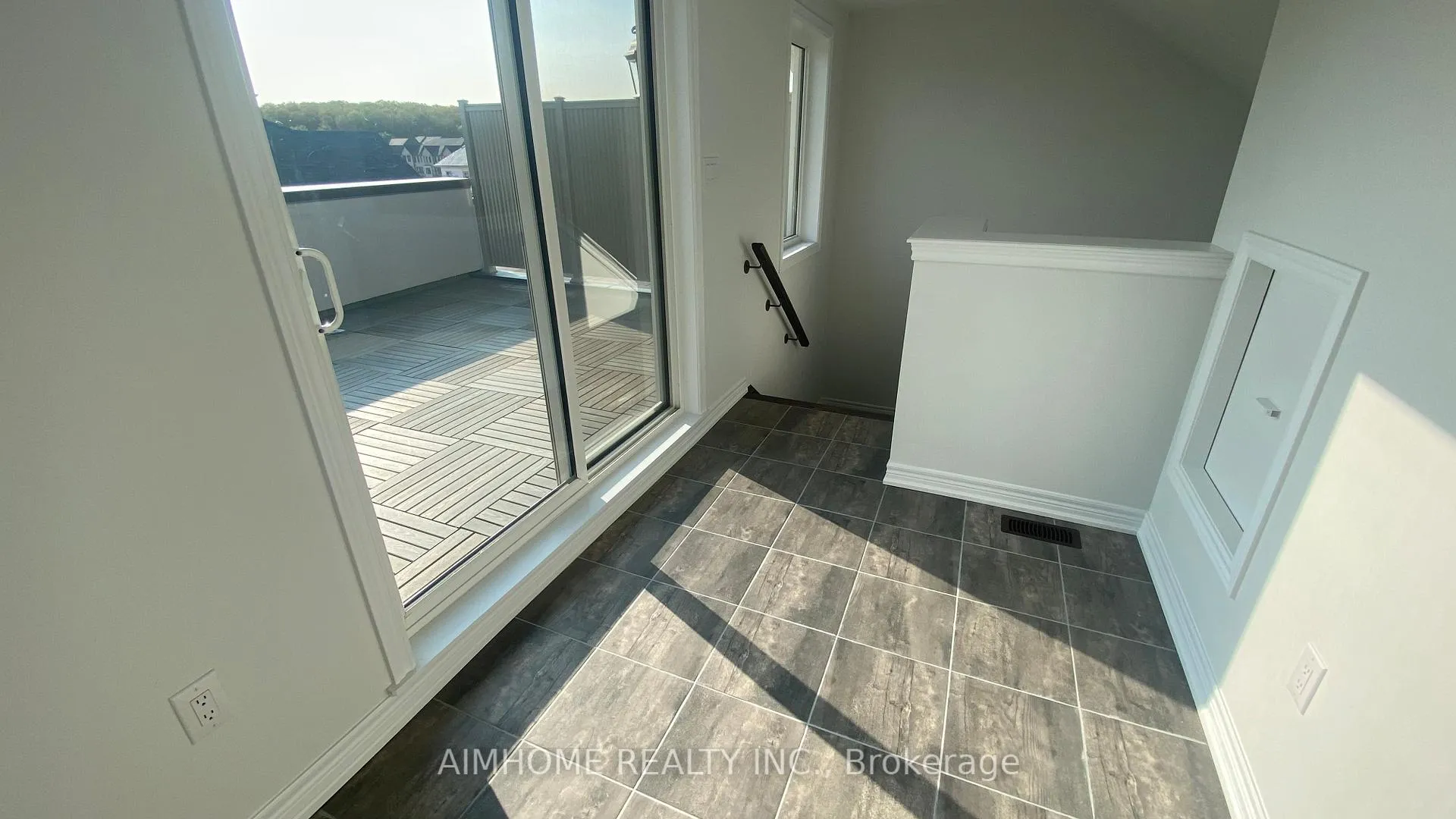 Photo 16 of 8 James Farr Lane, Markham, Cornell — HOMEH