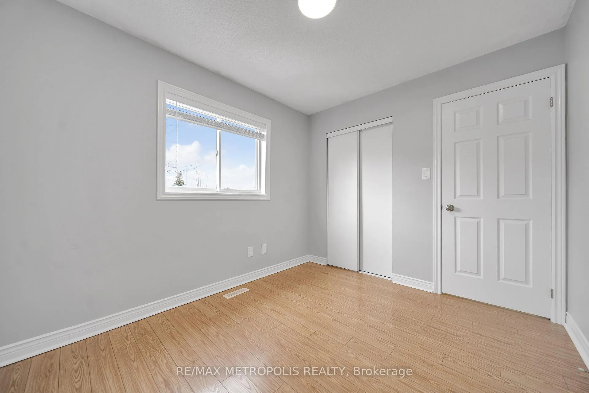 Photo 12 of 1105 Ashley Court, Innisfil, Alcona — HOMEH