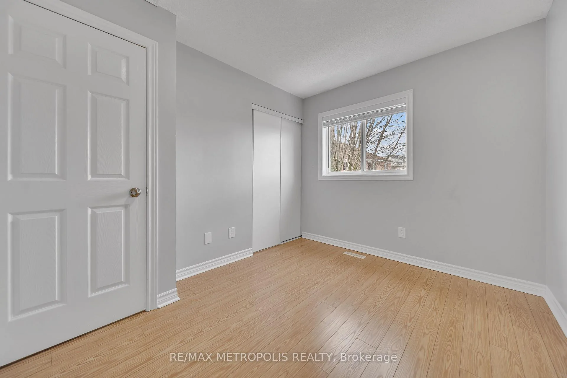 Photo 14 of 1105 Ashley Court, Innisfil, Alcona — HOMEH