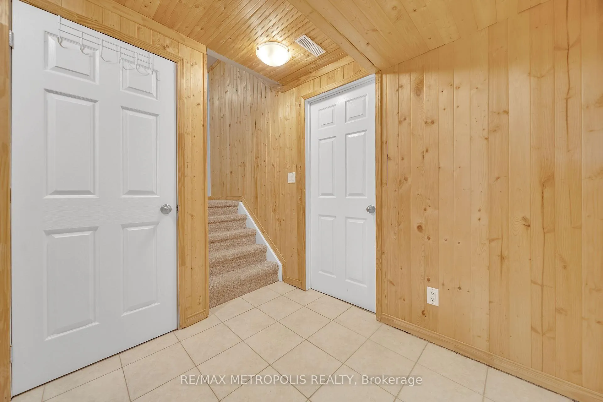 Photo 15 of 1105 Ashley Court, Innisfil, Alcona — HOMEH