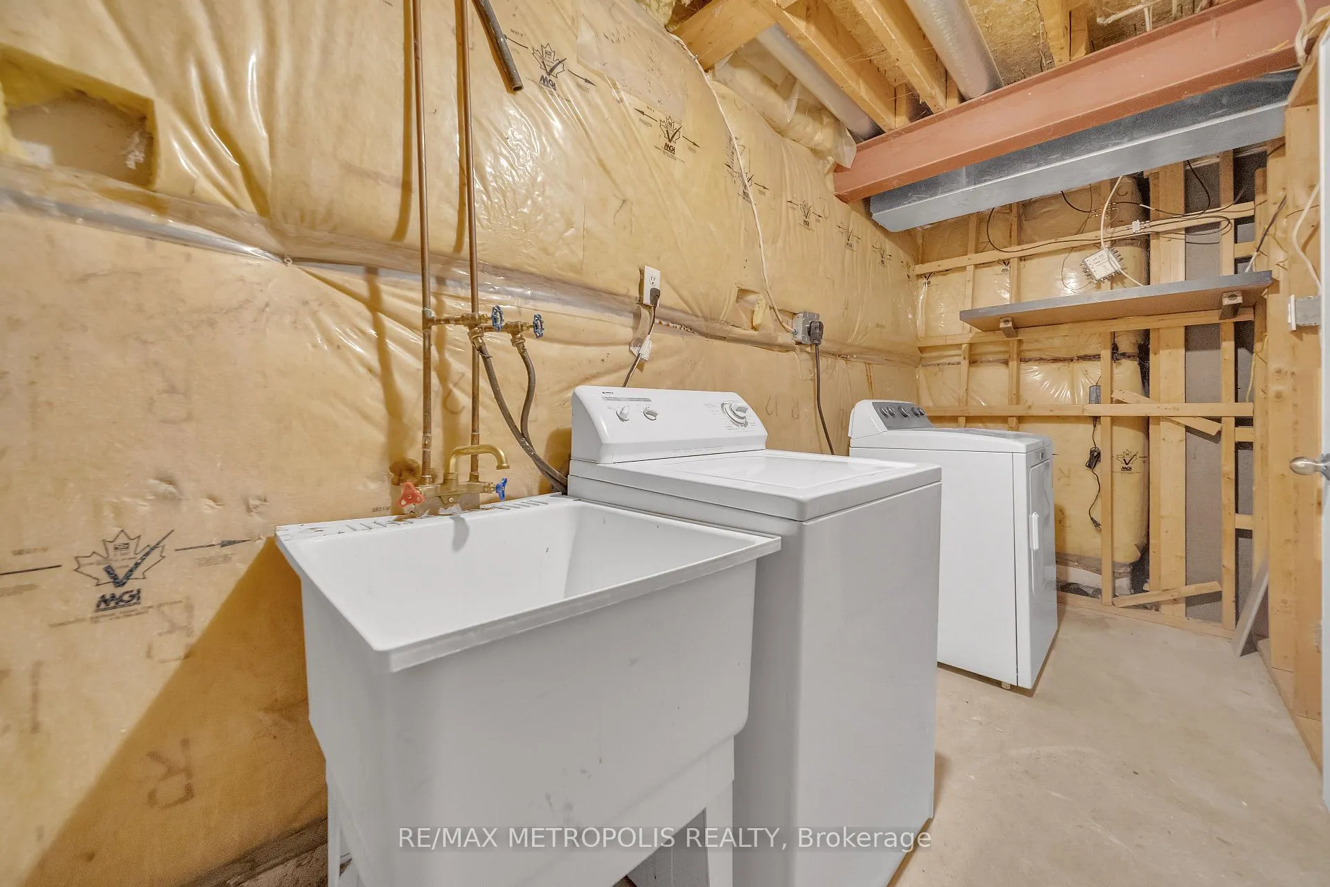 Photo 16 of 1105 Ashley Court, Innisfil, Alcona — HOMEH