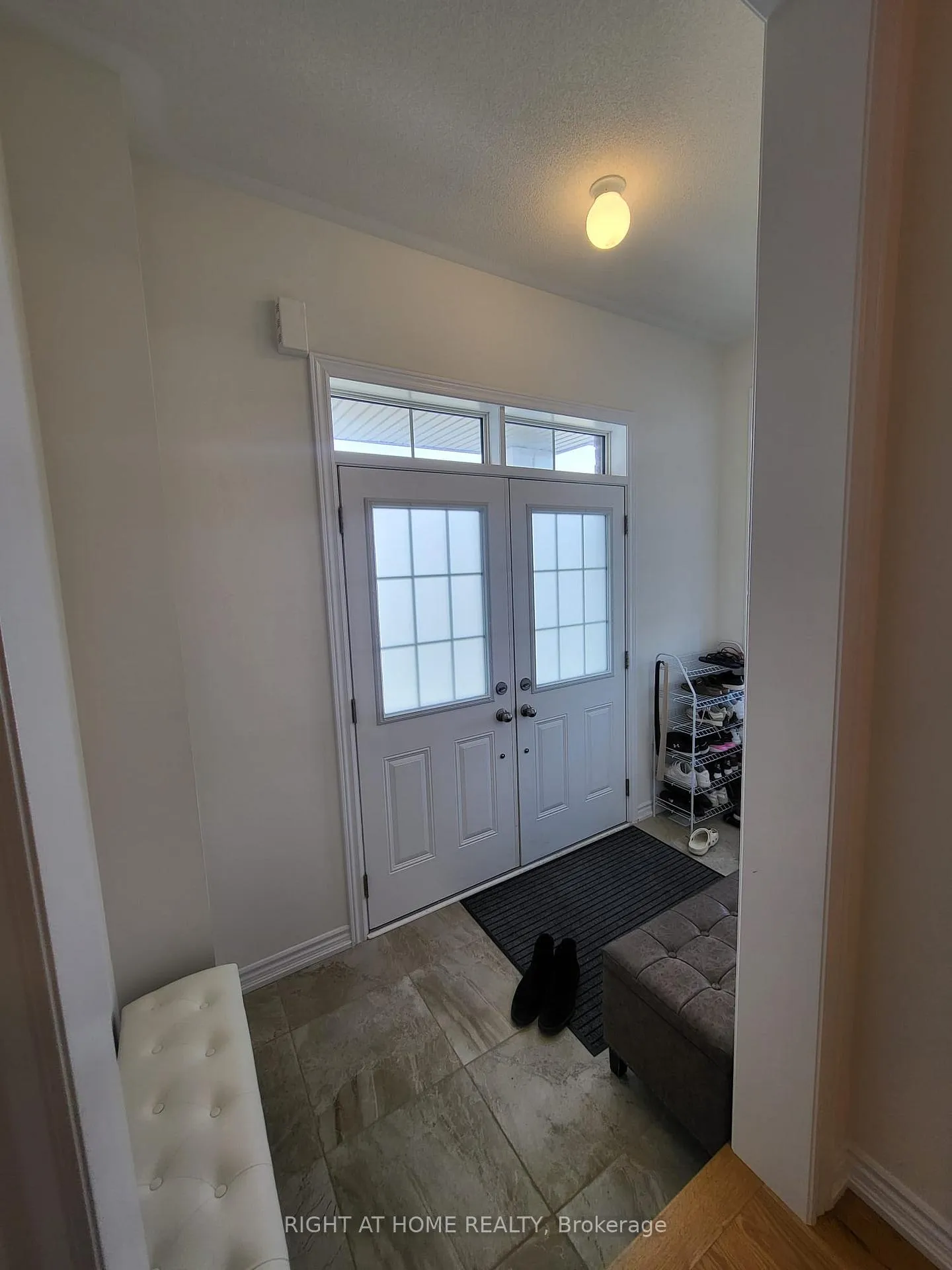 Photo 3 of 81 Valleybrook Road, Barrie, Rural Barrie Southeast — HOMEH