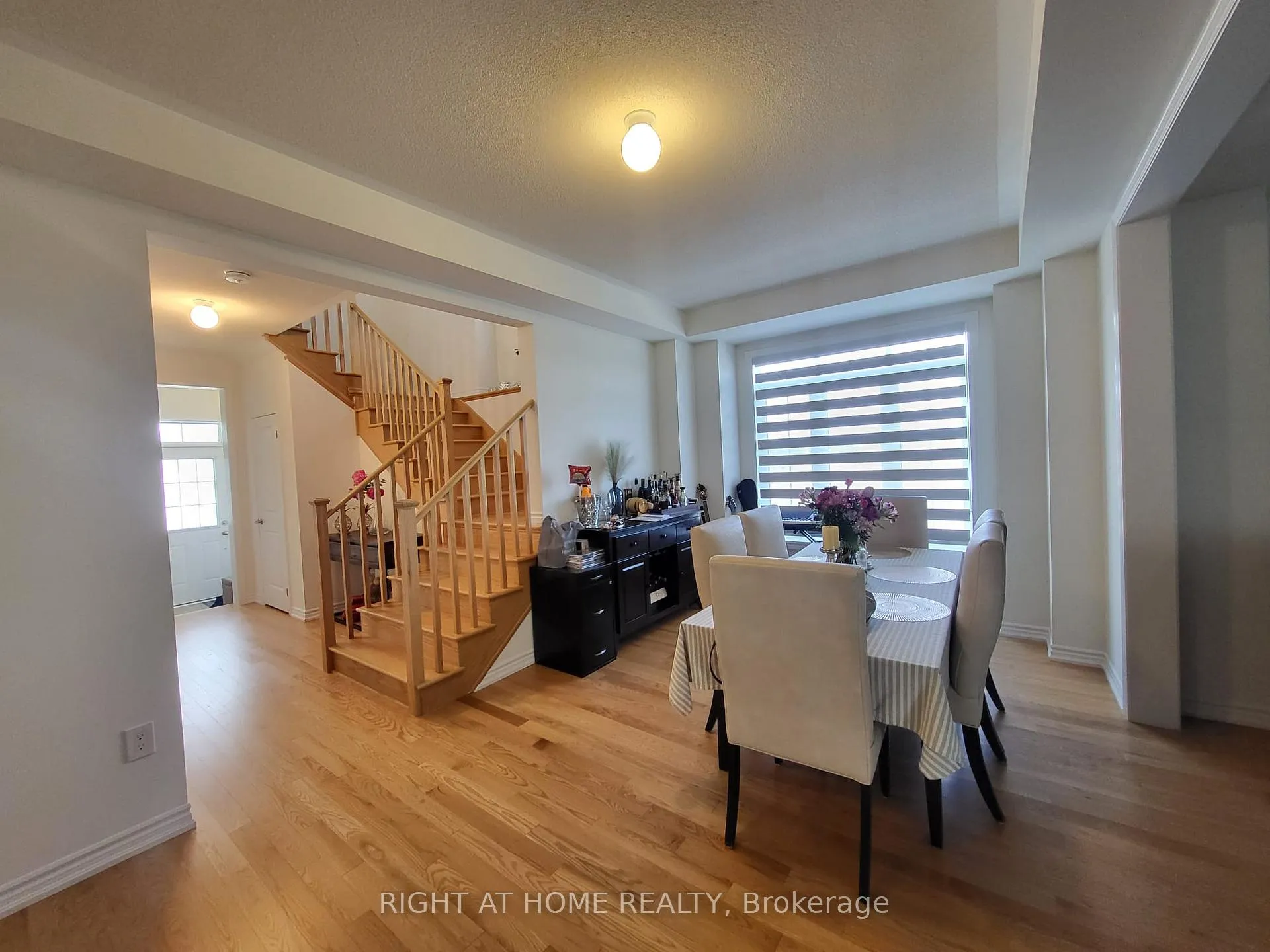 Photo 5 of 81 Valleybrook Road, Barrie, Rural Barrie Southeast — HOMEH