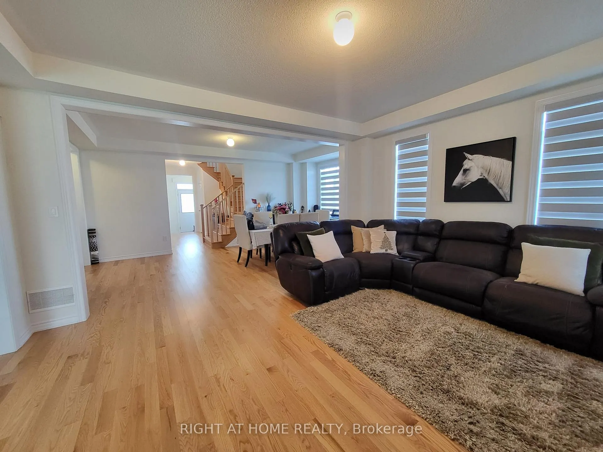 Photo 6 of 81 Valleybrook Road, Barrie, Rural Barrie Southeast — HOMEH