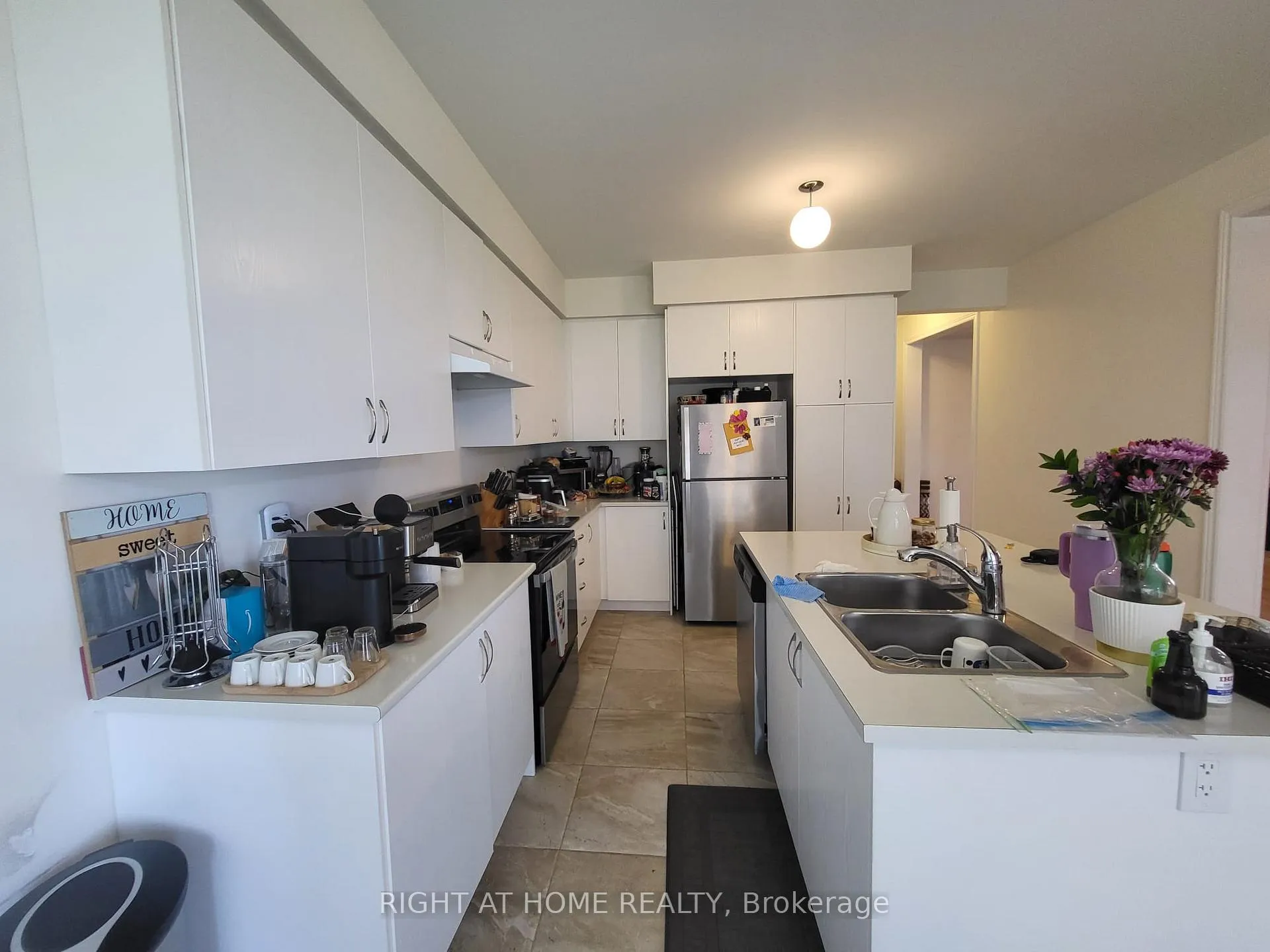 Photo 9 of 81 Valleybrook Road, Barrie, Rural Barrie Southeast — HOMEH