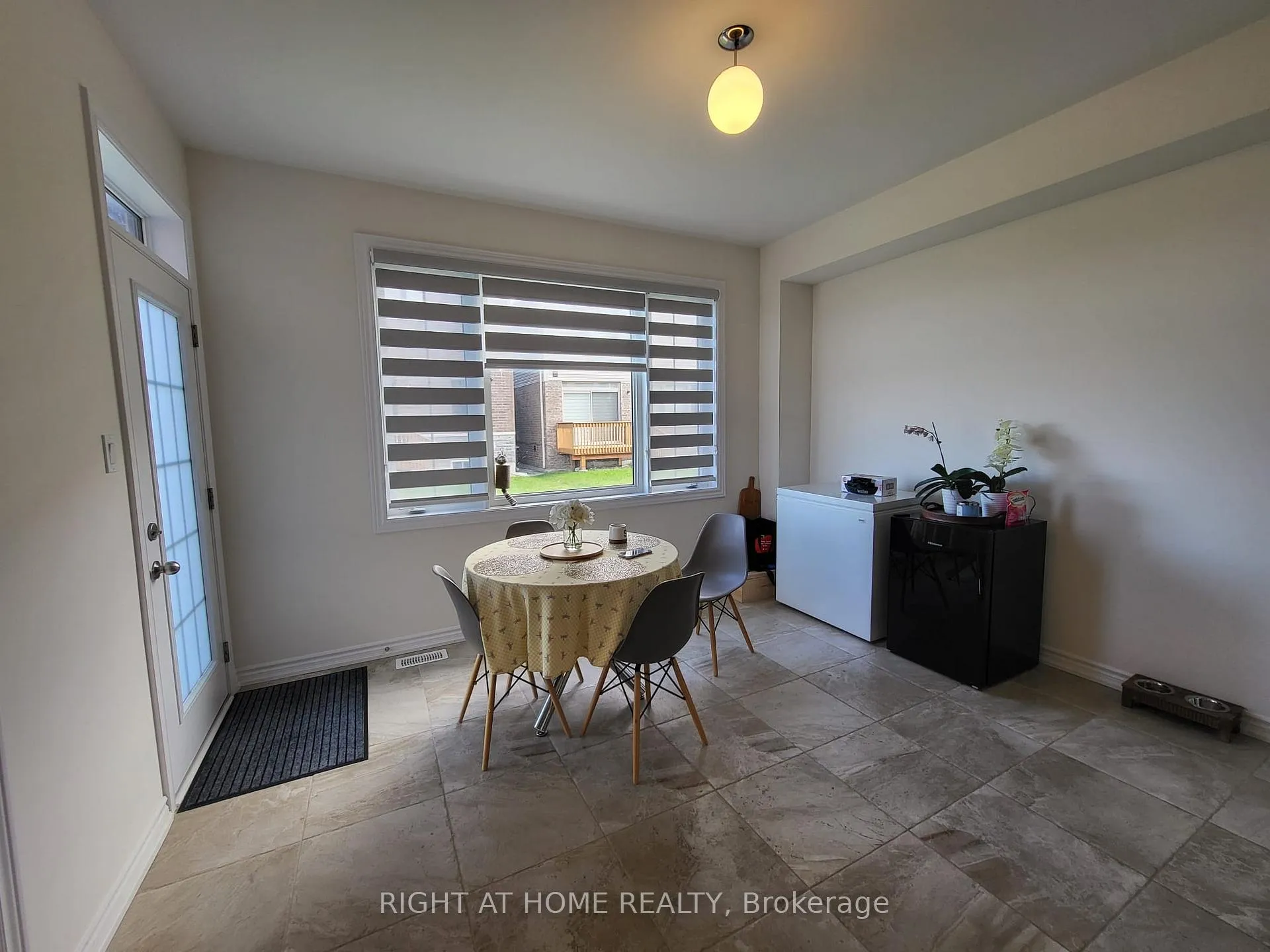 Photo 12 of 81 Valleybrook Road, Barrie, Rural Barrie Southeast — HOMEH