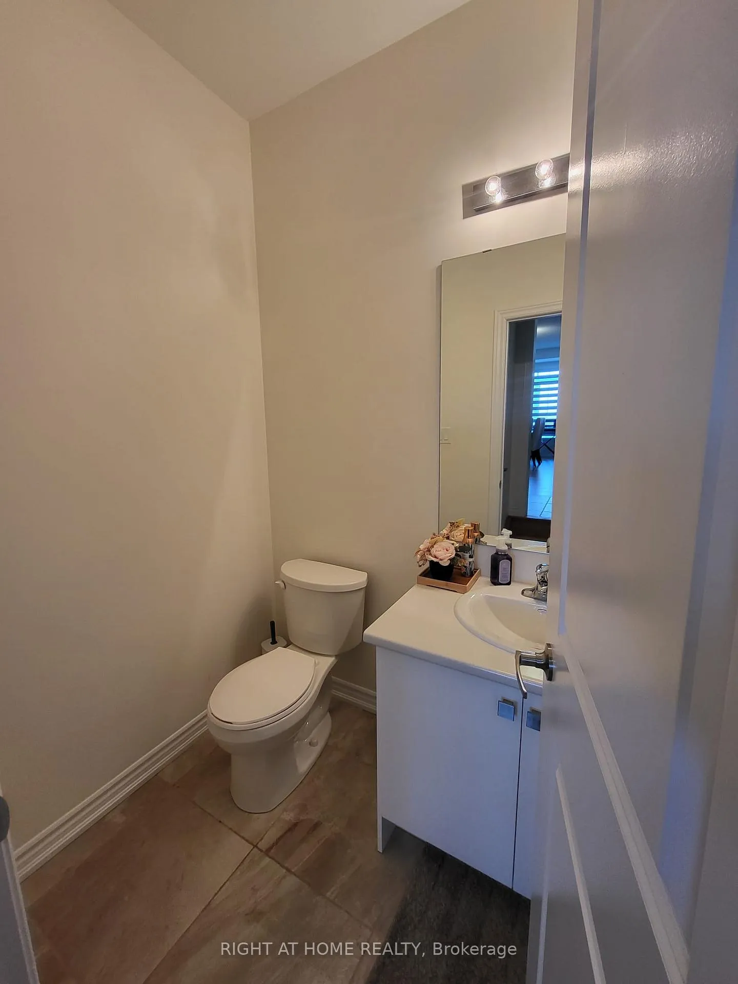 Photo 13 of 81 Valleybrook Road, Barrie, Rural Barrie Southeast — HOMEH