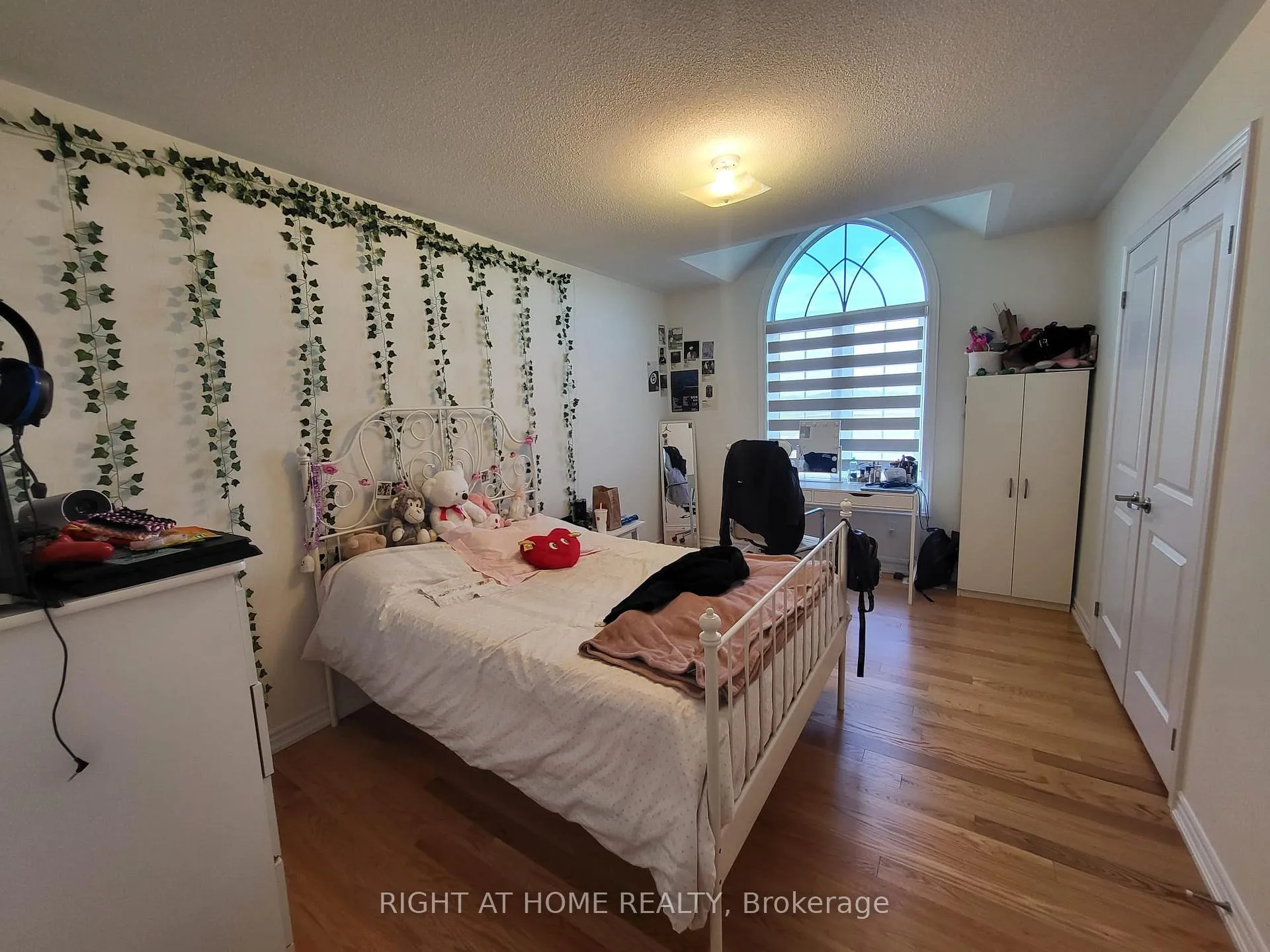 Photo 21 of 81 Valleybrook Road, Barrie, Rural Barrie Southeast — HOMEH