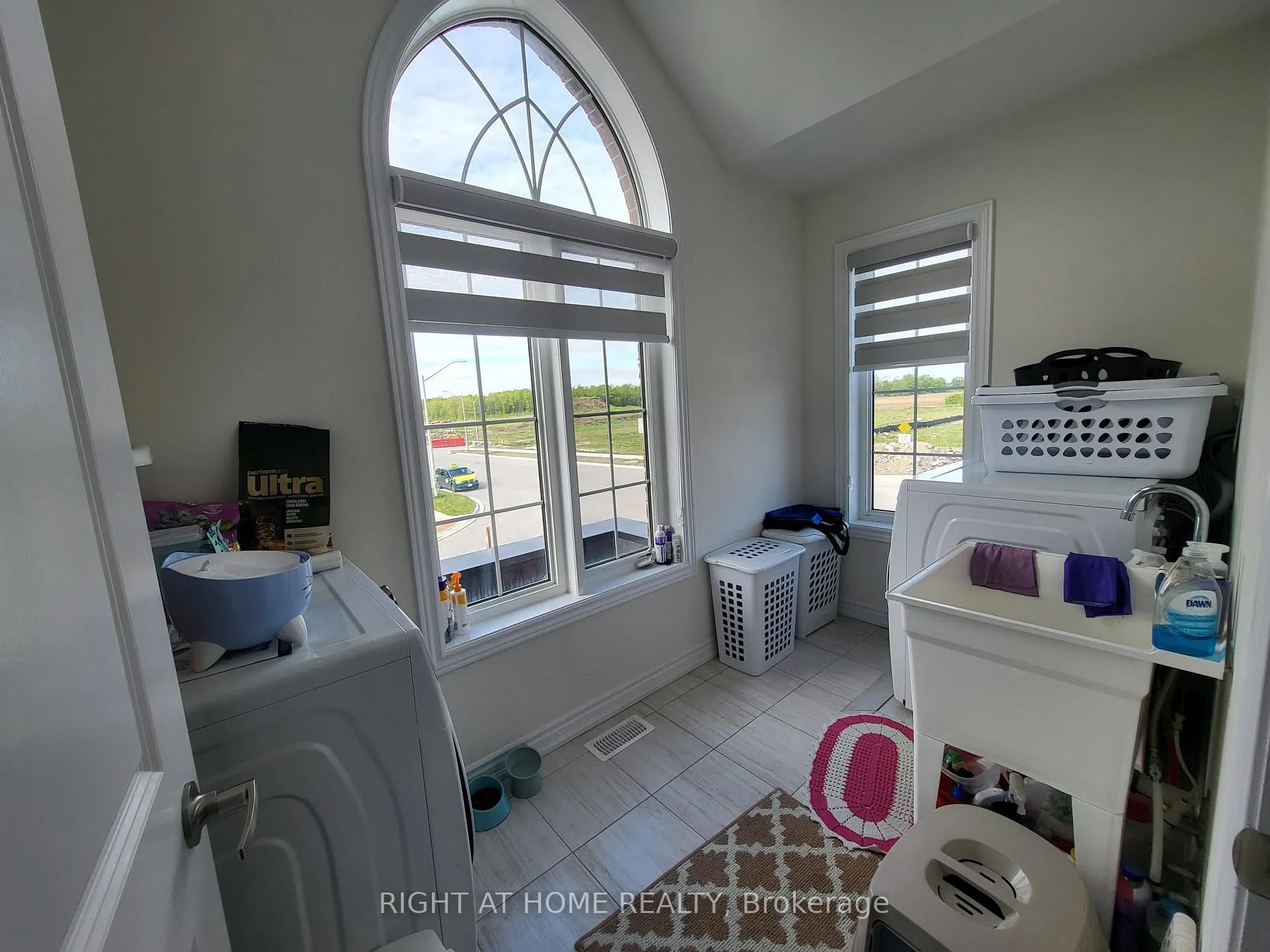 Photo 24 of 81 Valleybrook Road, Barrie, Rural Barrie Southeast — HOMEH