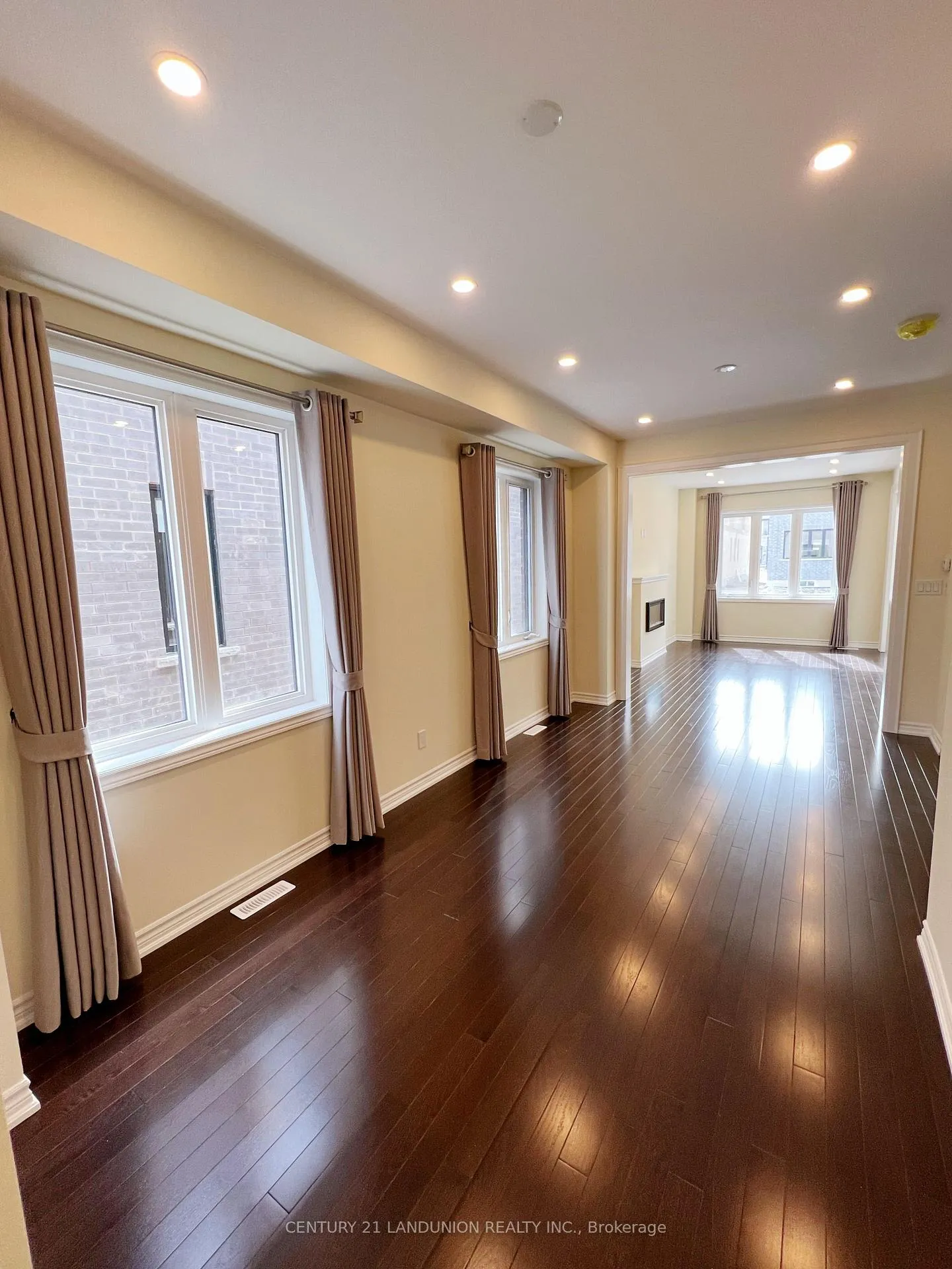Photo 6 of 37 Closson Drive, Whitby, Rural Whitby — HOMEH