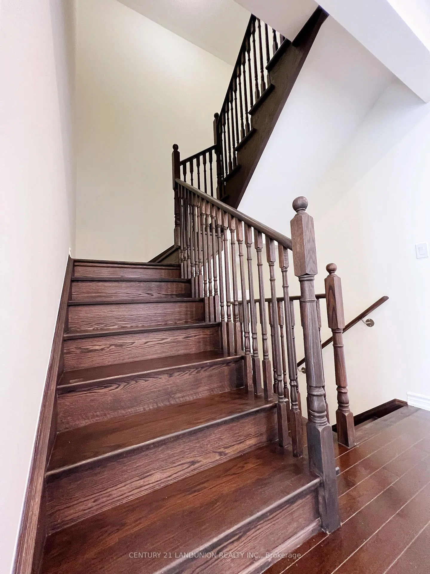 Photo 13 of 37 Closson Drive, Whitby, Rural Whitby — HOMEH