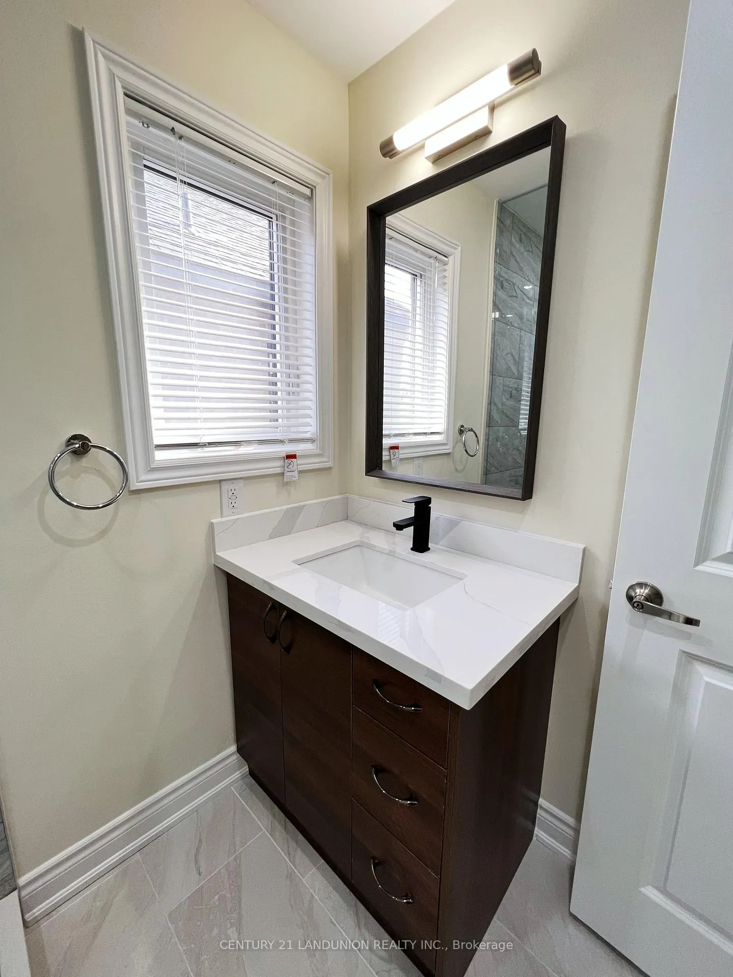 Photo 21 of 37 Closson Drive, Whitby, Rural Whitby — HOMEH