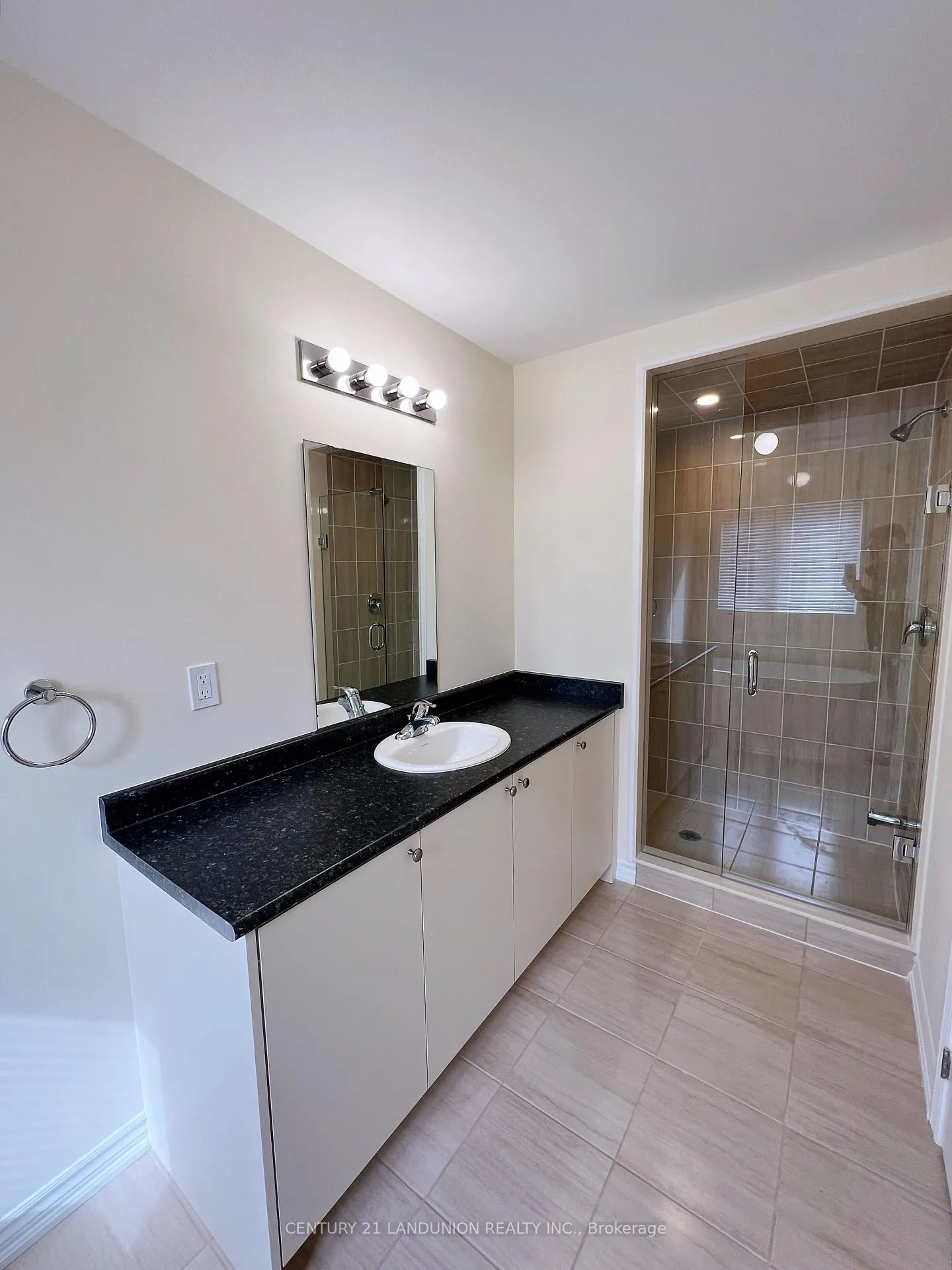 Photo 23 of 37 Closson Drive, Whitby, Rural Whitby — HOMEH