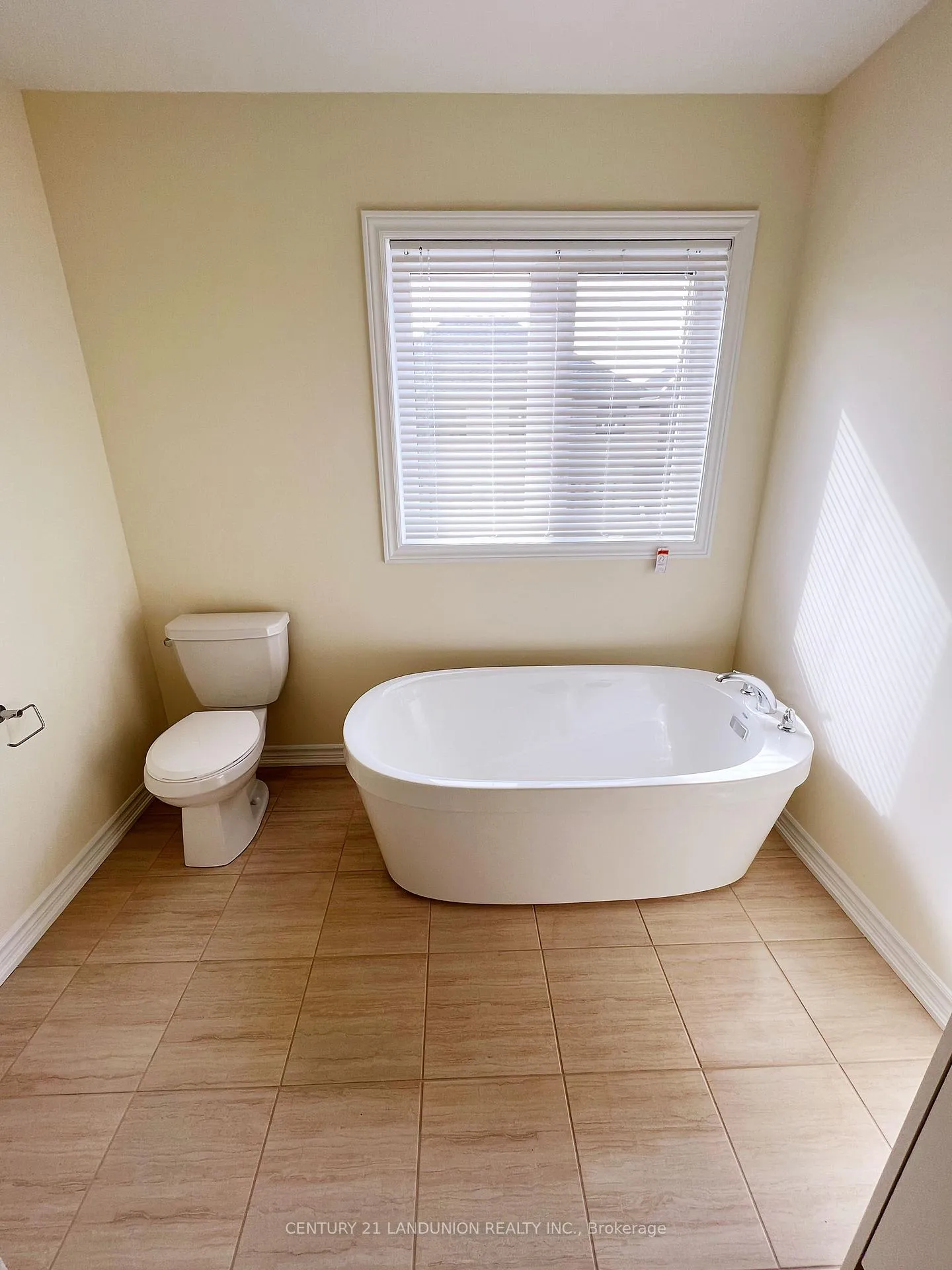 Photo 25 of 37 Closson Drive, Whitby, Rural Whitby — HOMEH