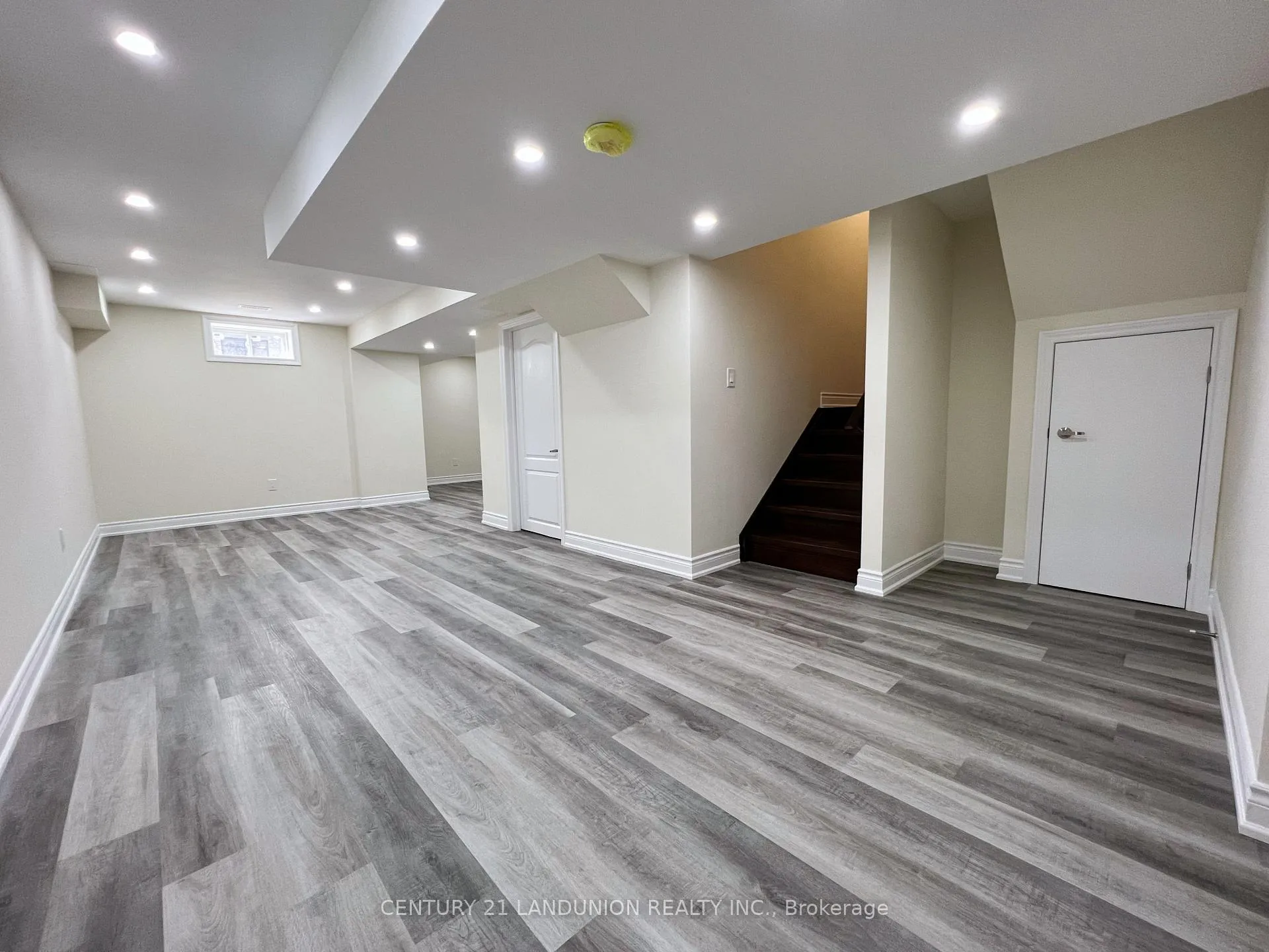Photo 27 of 37 Closson Drive, Whitby, Rural Whitby — HOMEH