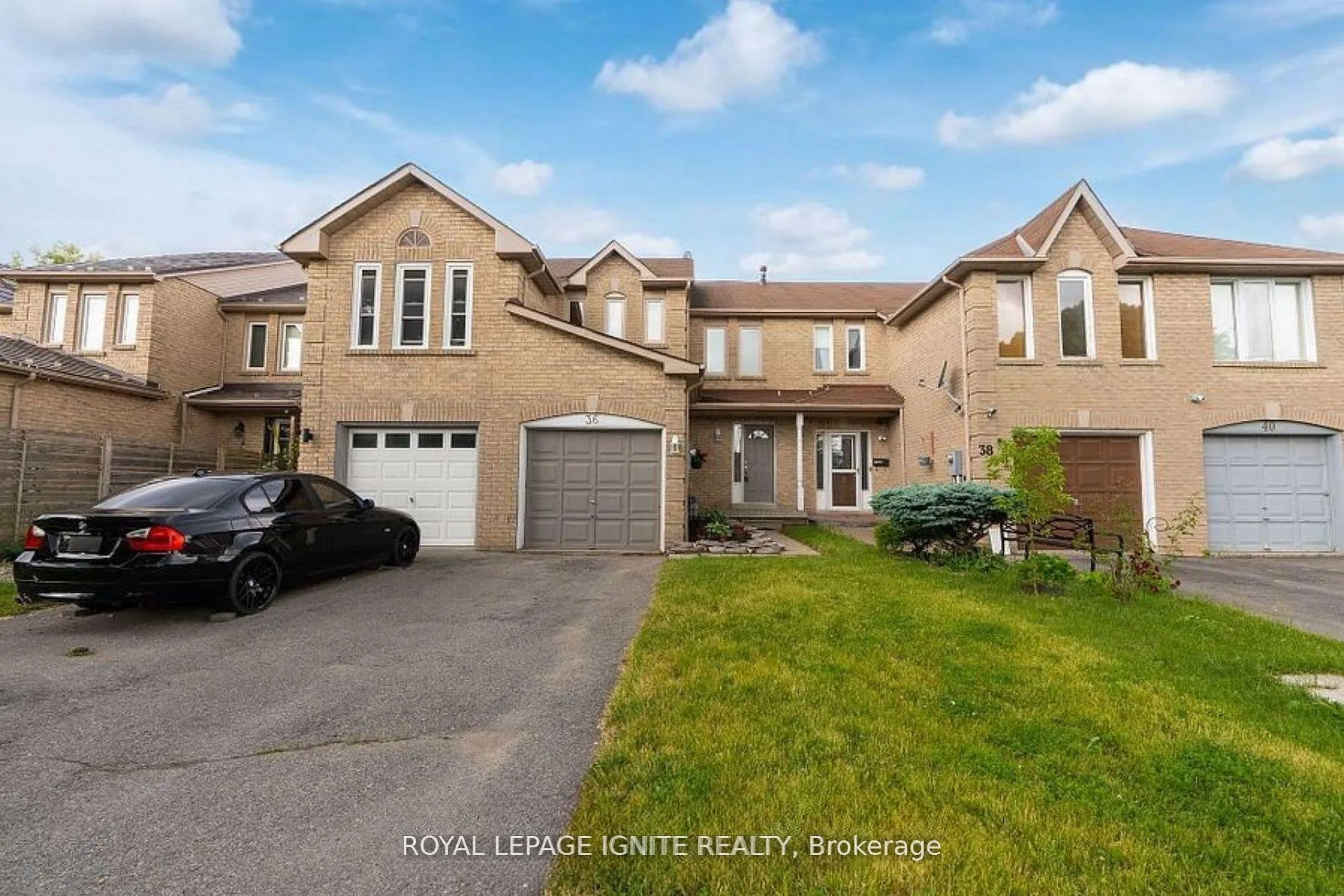 Photo 1 of 36 Pinebrook Crescent, Whitby, Williamsburg — HOMEH