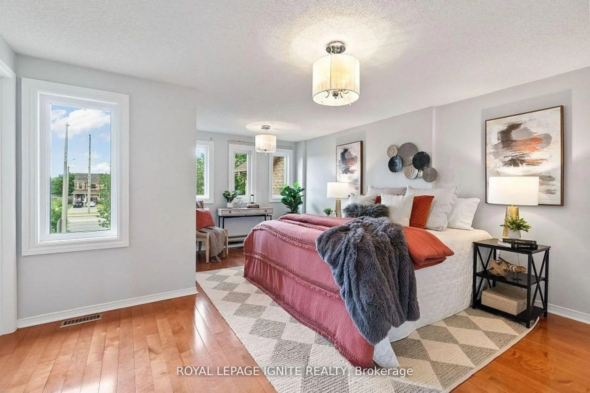 Photo 7 of 36 Pinebrook Crescent, Whitby, Williamsburg — HOMEH