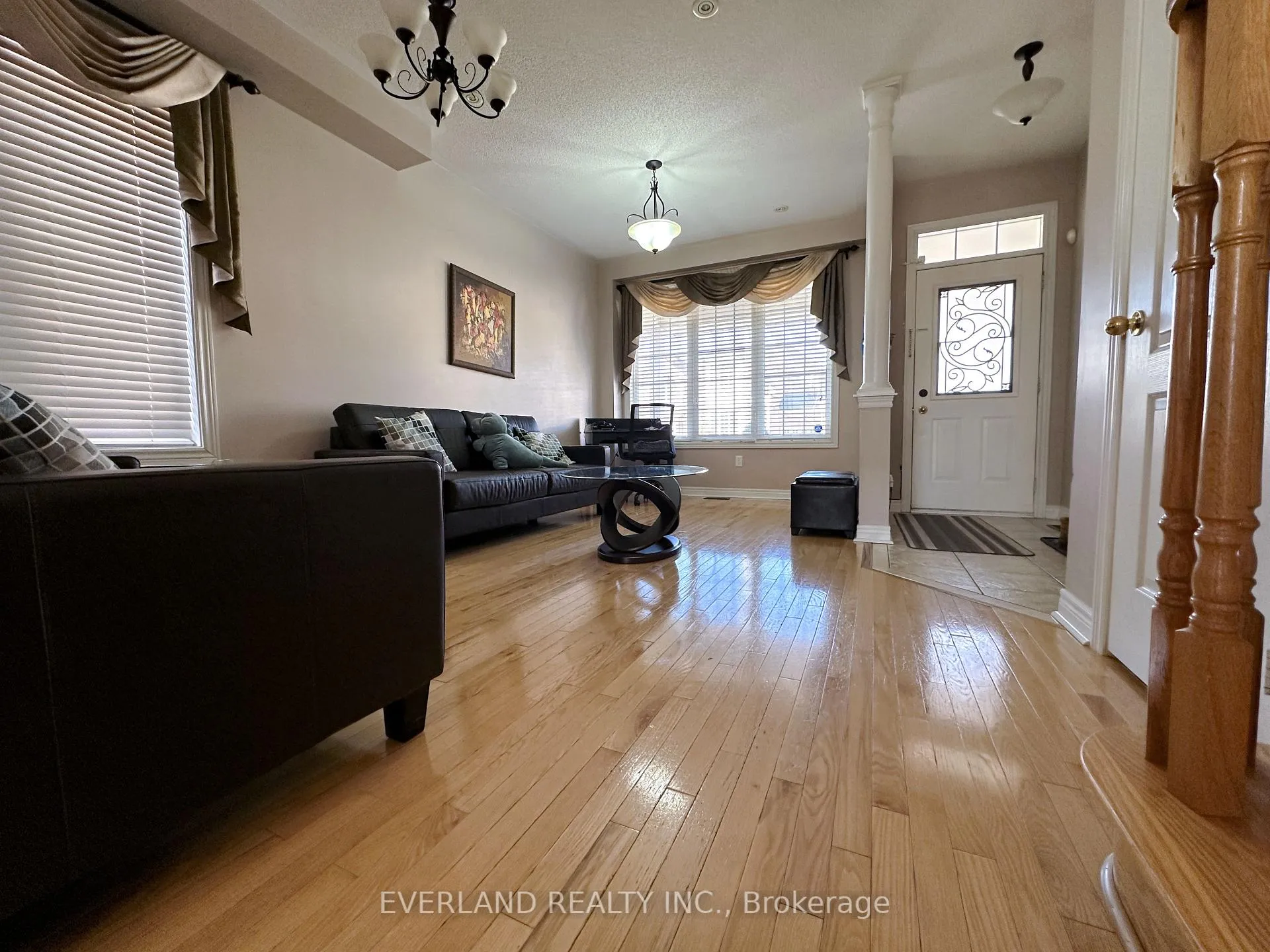 Photo 2 of 19 Sequoia Grove Drive, Markham, Victoria Manor-Jennings Gate — HOMEH