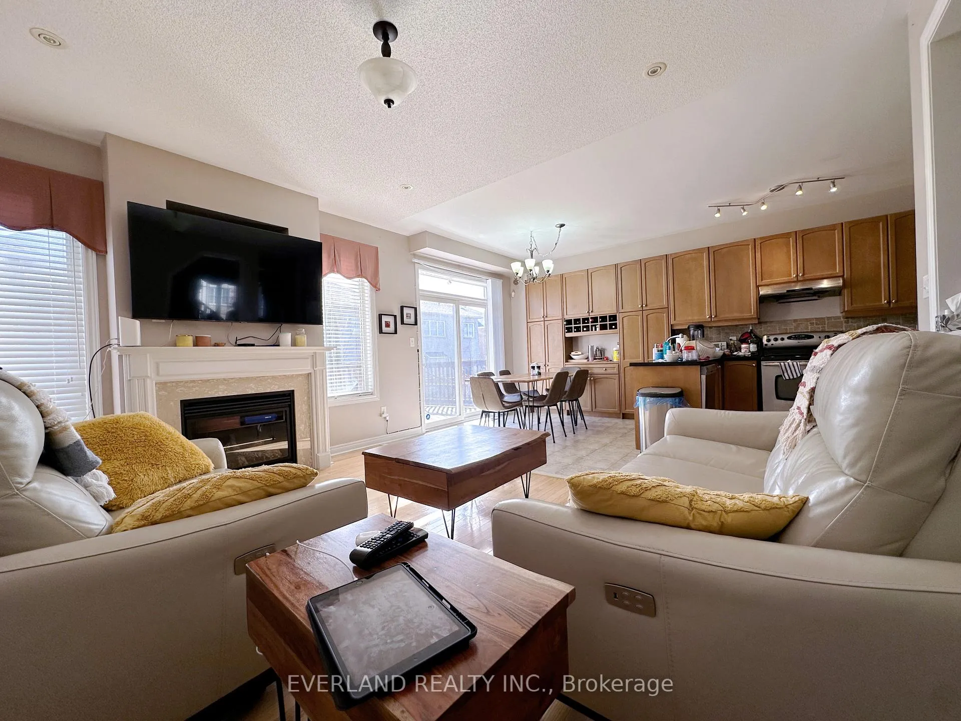 Photo 3 of 19 Sequoia Grove Drive, Markham, Victoria Manor-Jennings Gate — HOMEH