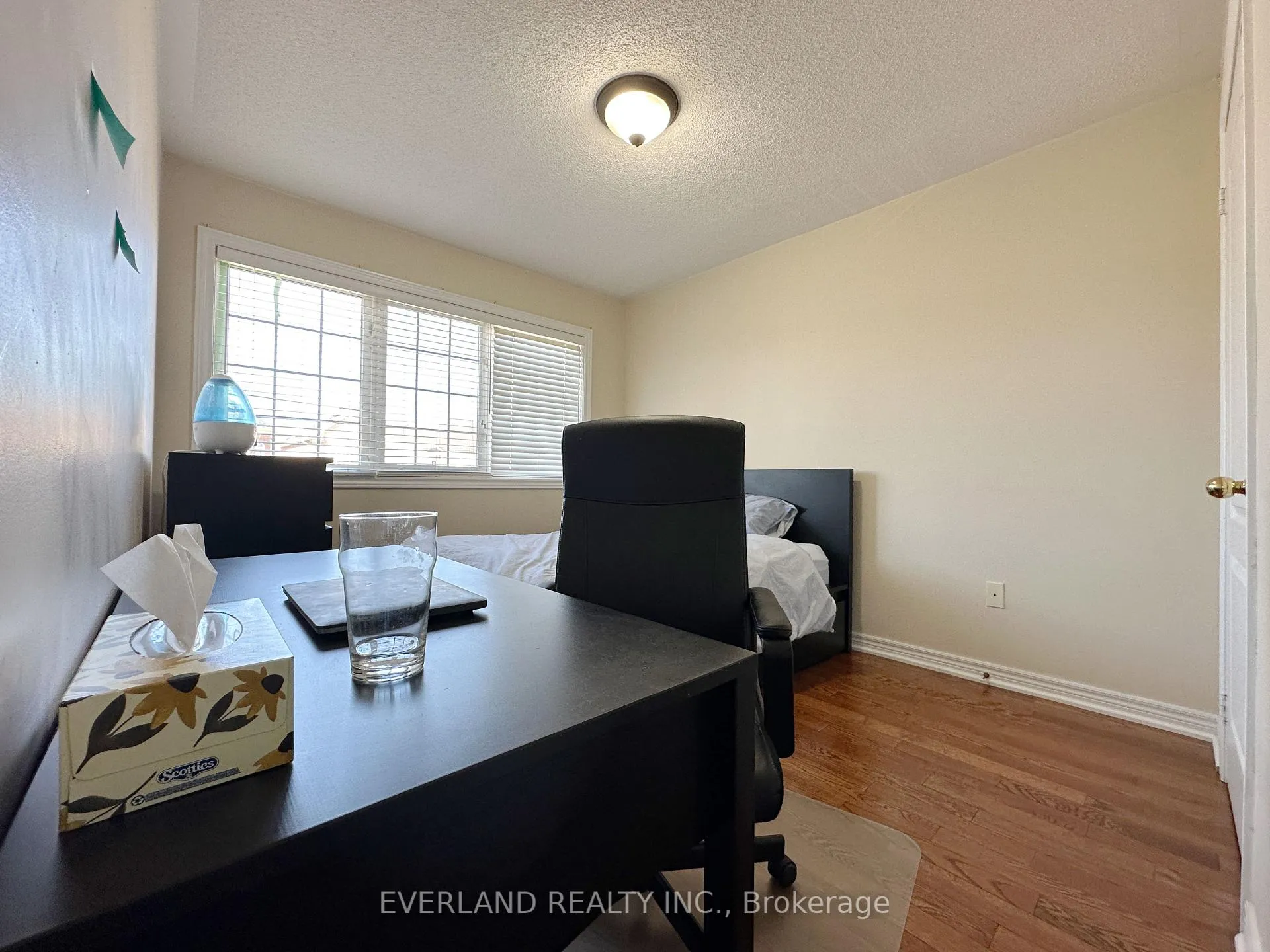 Photo 5 of 19 Sequoia Grove Drive, Markham, Victoria Manor-Jennings Gate — HOMEH