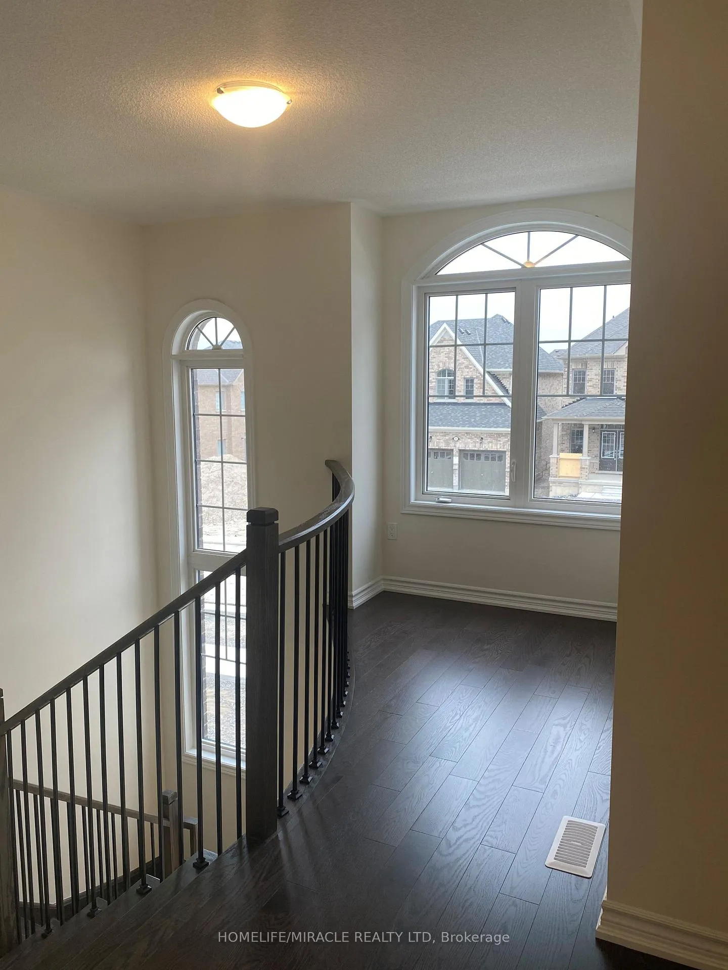 Photo 14 of 54 N Gdn Boulevard, Scugog, Port Perry — HOMEH