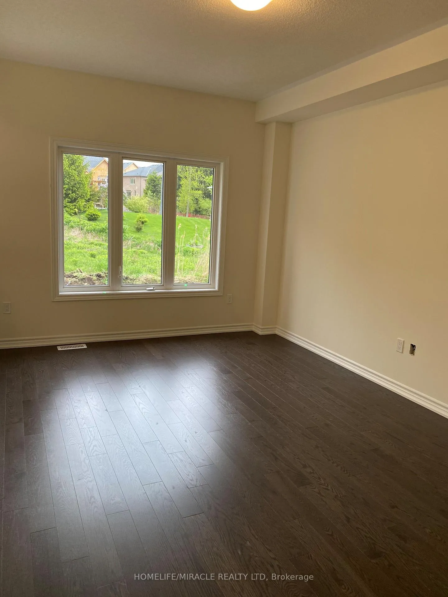 Photo 15 of 54 N Gdn Boulevard, Scugog, Port Perry — HOMEH