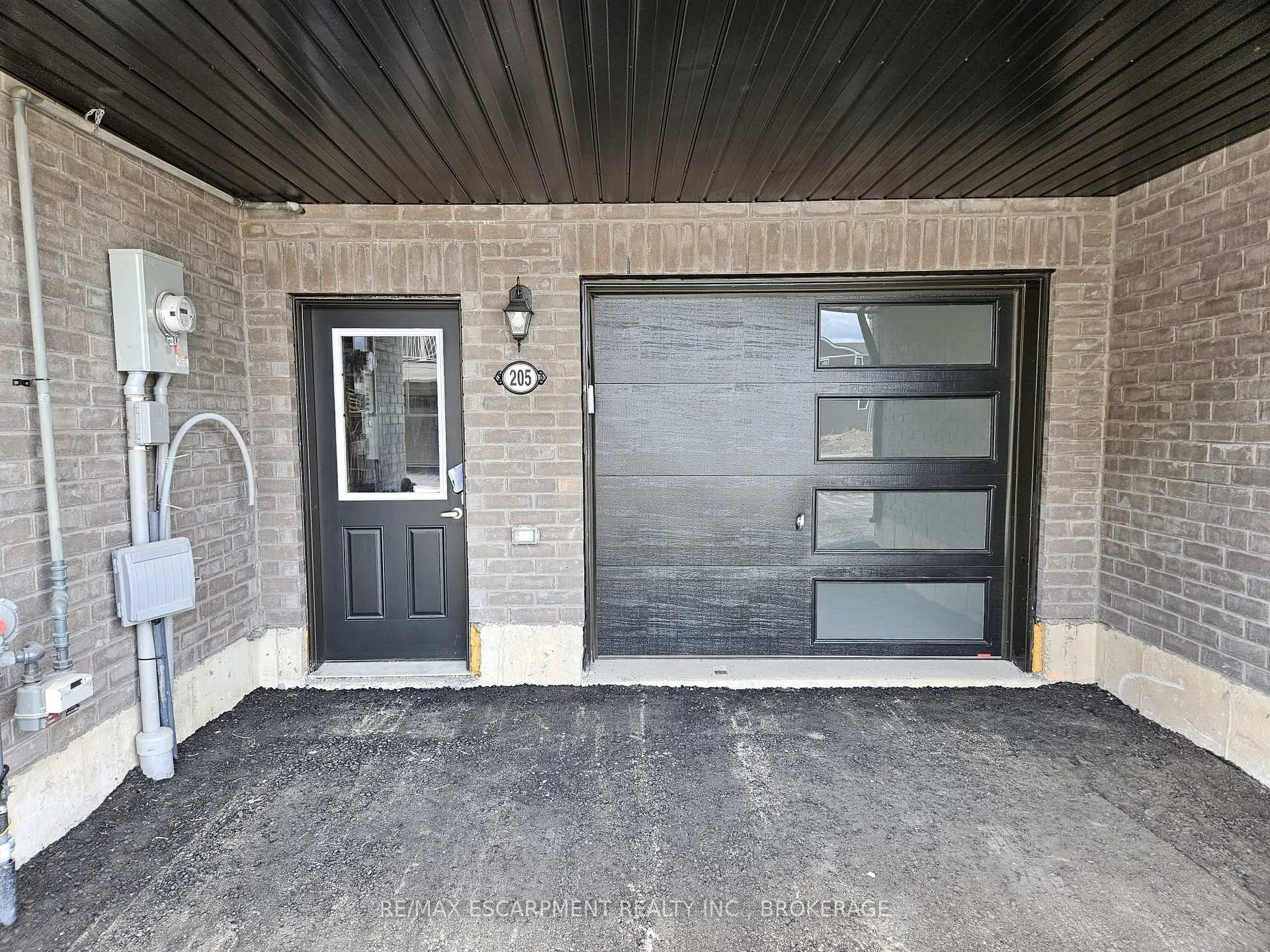 Photo 2 of 205 Melody Lane, Thorold, Hurricane/Merrittville — HOMEH
