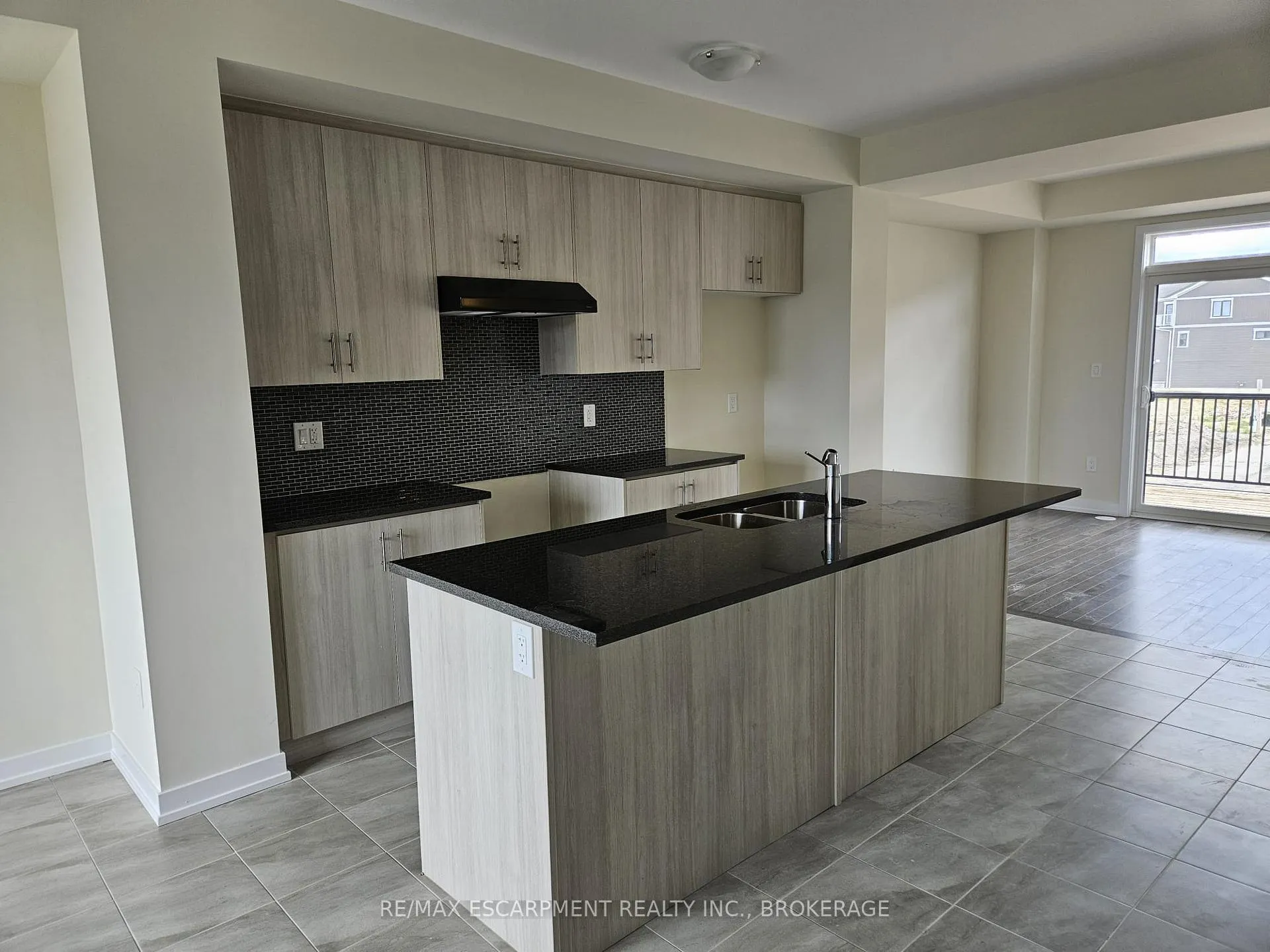 Photo 8 of 205 Melody Lane, Thorold, Hurricane/Merrittville — HOMEH