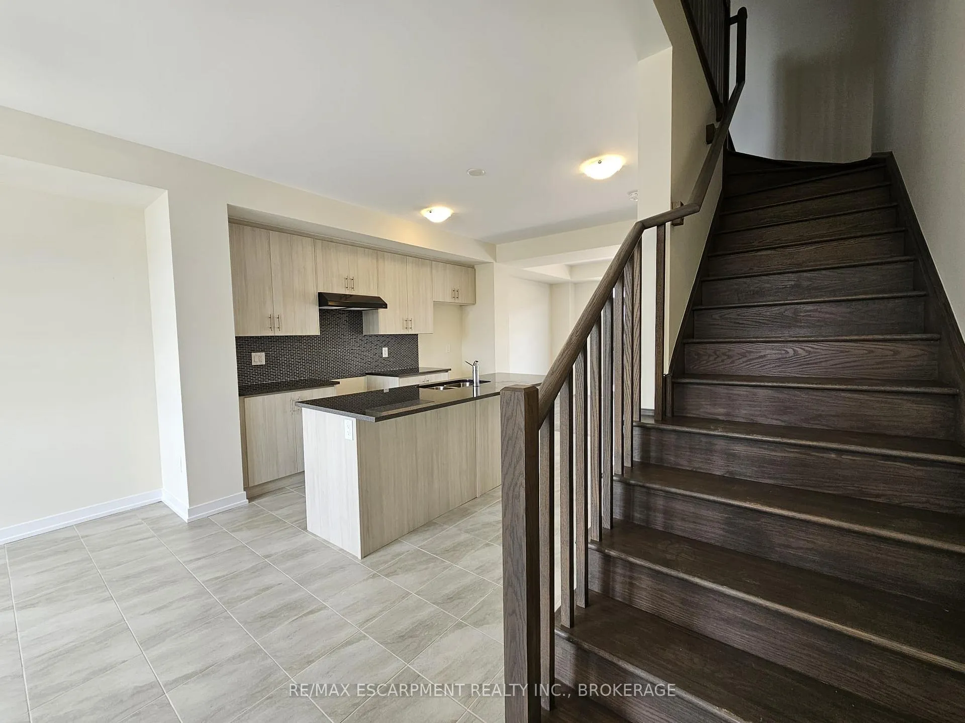 Photo 17 of 205 Melody Lane, Thorold, Hurricane/Merrittville — HOMEH