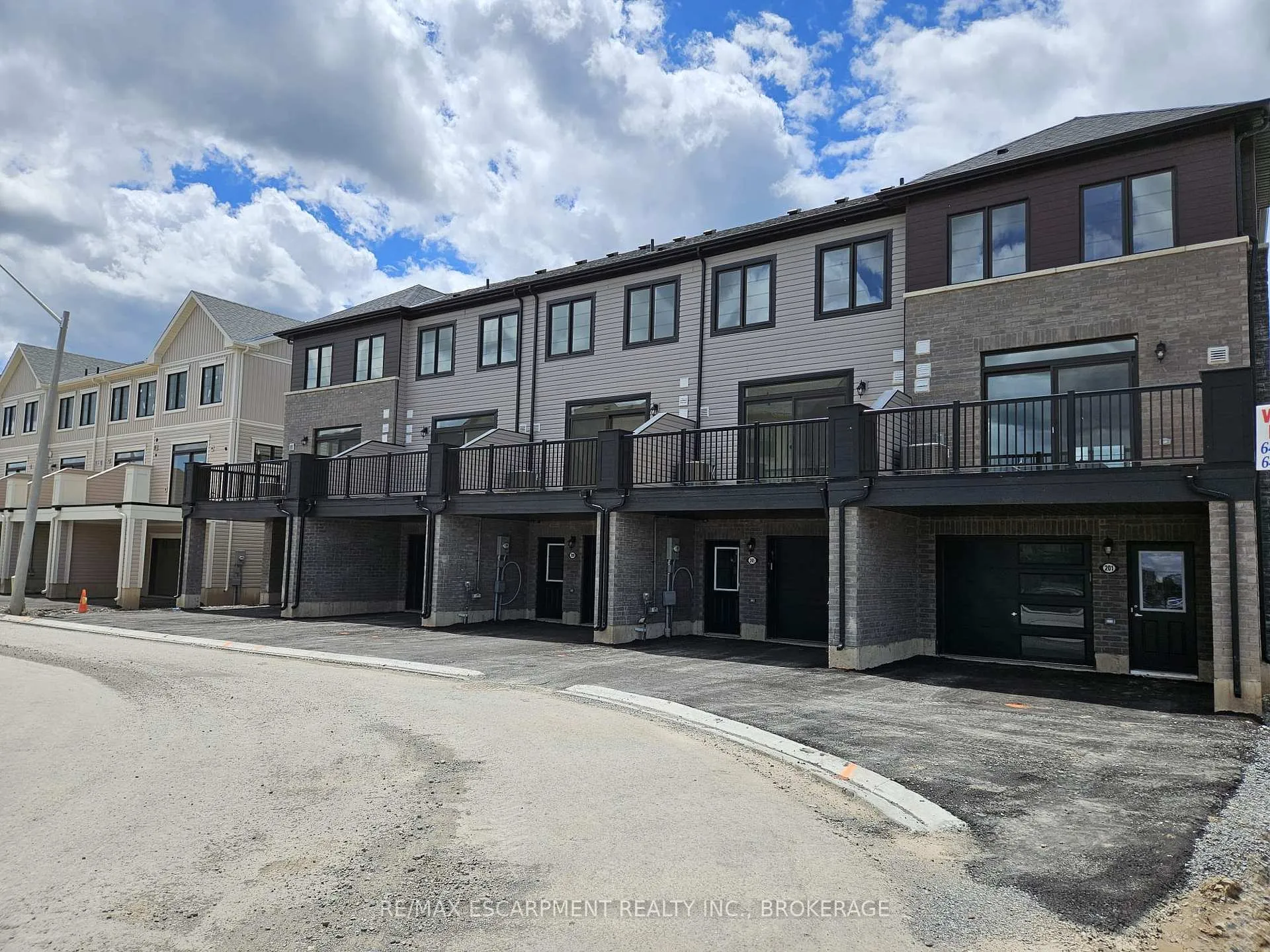 Photo 31 of 205 Melody Lane, Thorold, Hurricane/Merrittville — HOMEH