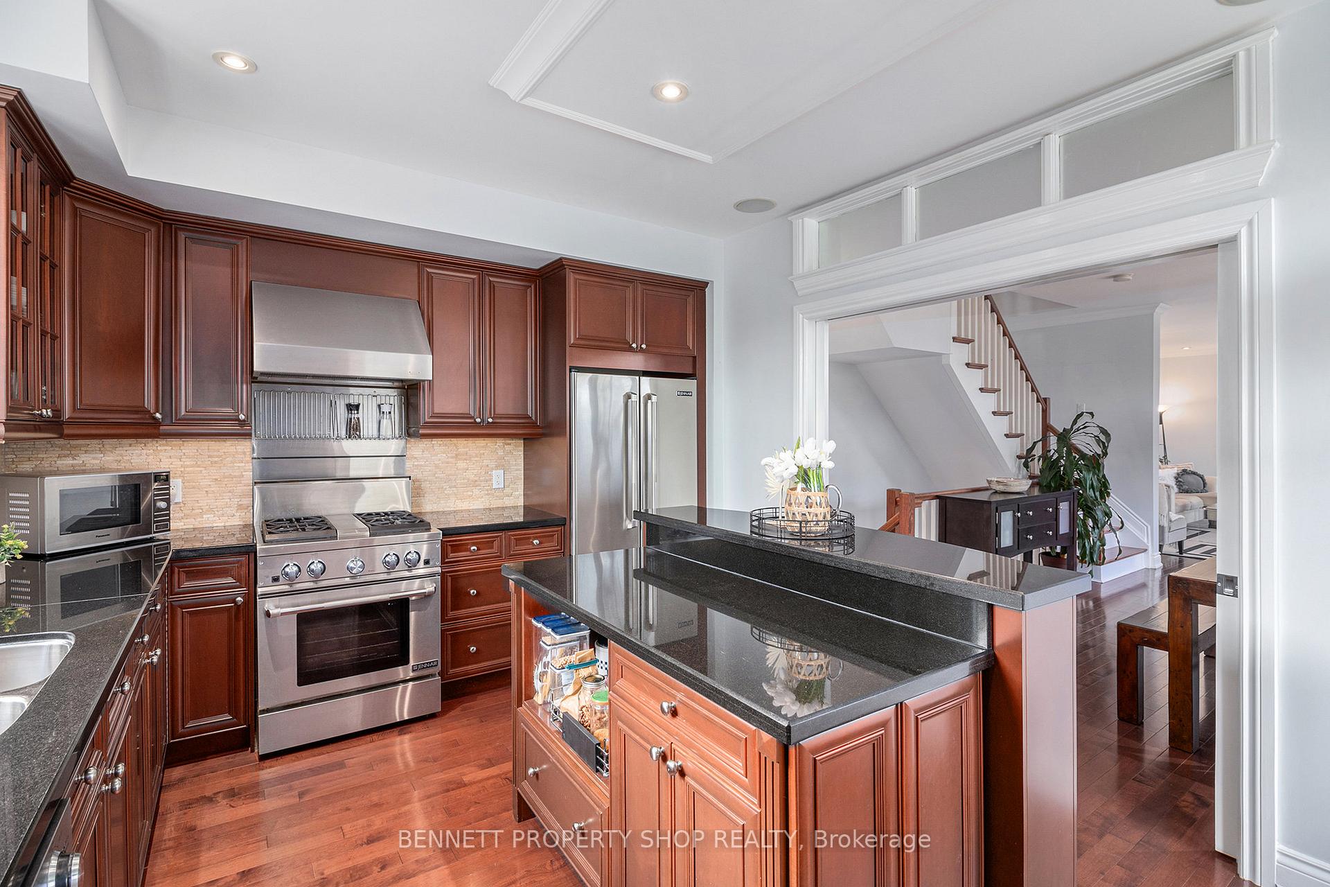 Photo 11 of 50 Concord Street N, Ottawa, Ottawa East — HOMEH