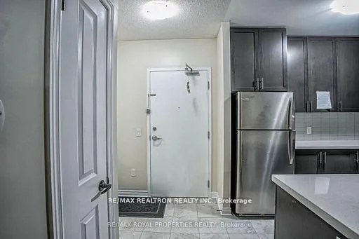 Photo 6 of Unit 407, 39 New Delhi Drive, Markham, Cedarwood — HOMEH