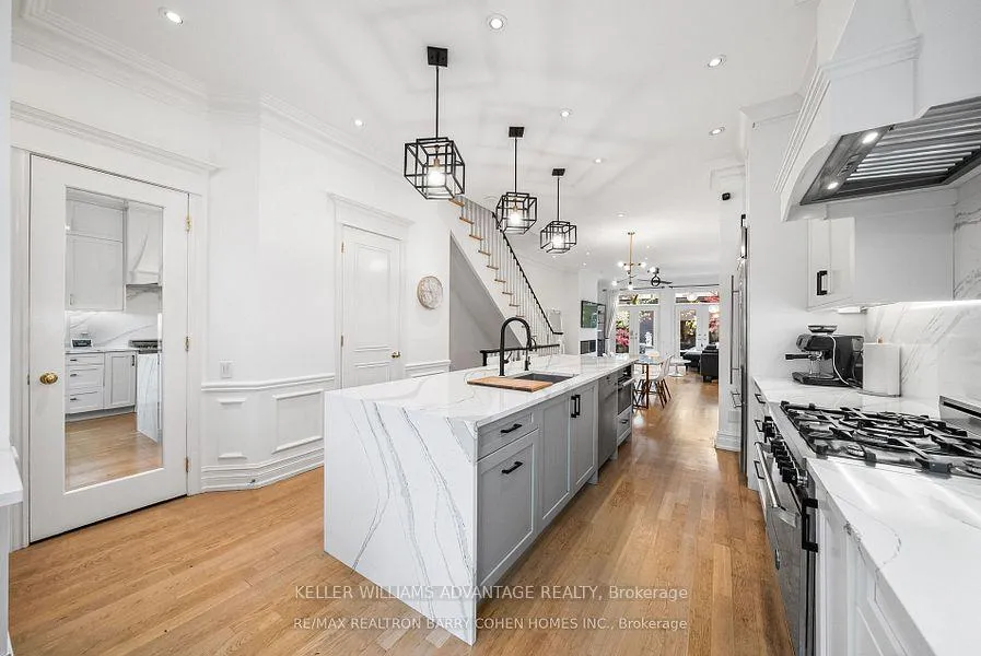 Photo 5 of 121 Davenport Road, Toronto, The Annex — HOMEH